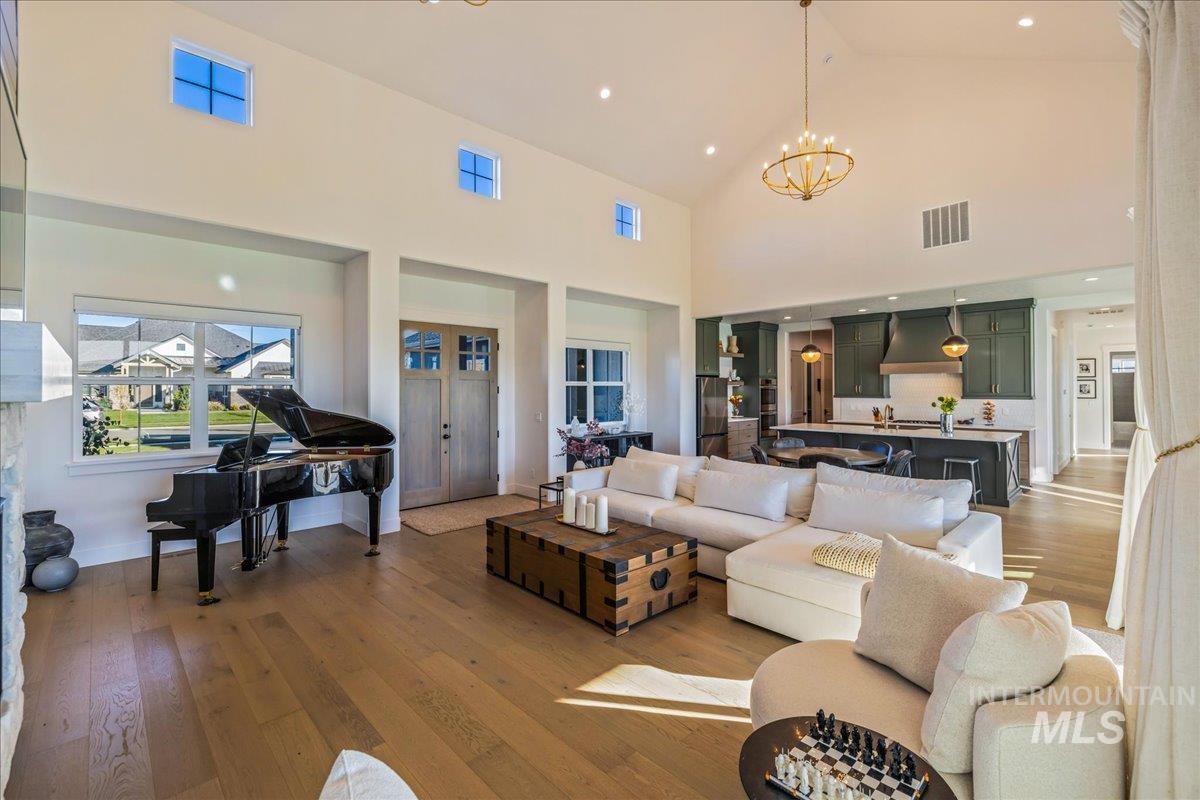 14437 N Woodpecker Avenue