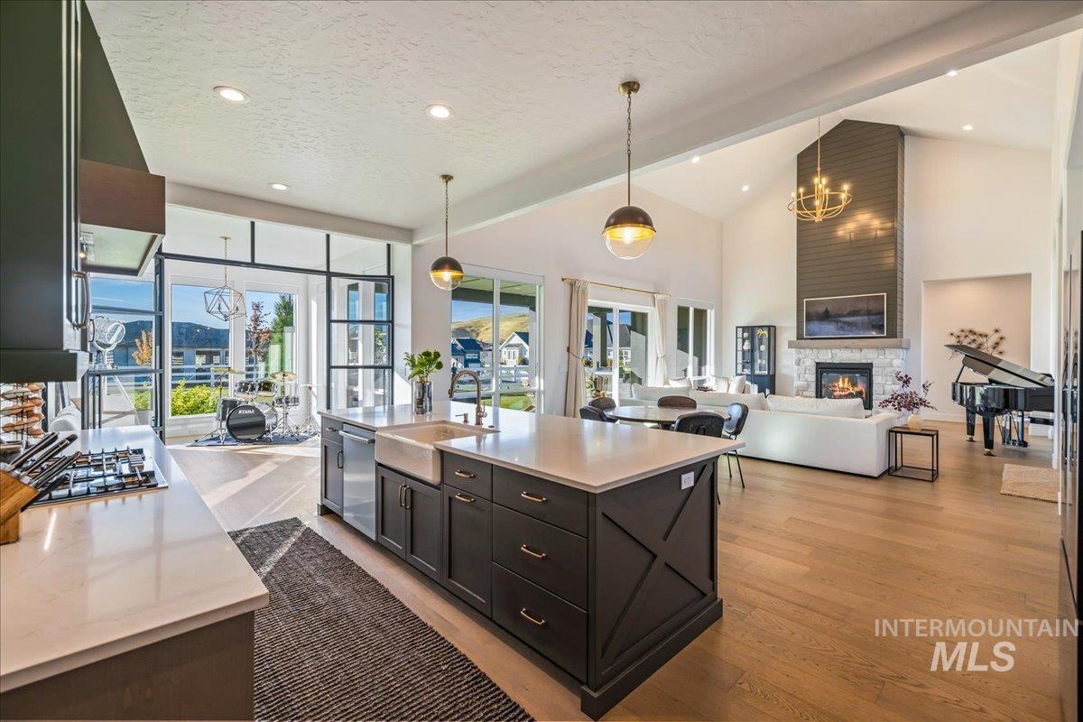 14437 N Woodpecker Avenue