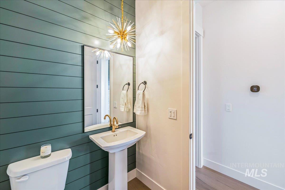 14437 N Woodpecker Avenue