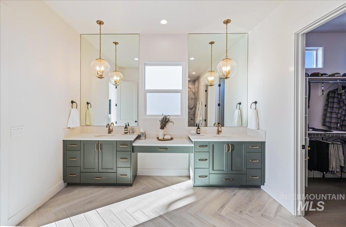 14437 N Woodpecker Avenue