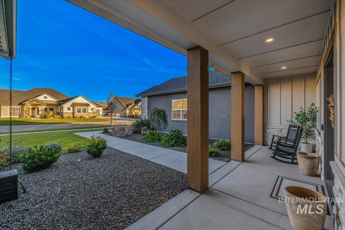 14437 N Woodpecker Avenue