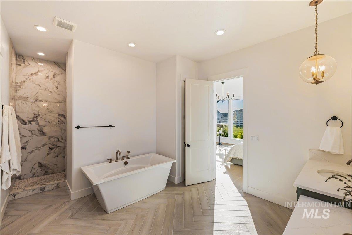 14437 N Woodpecker Avenue