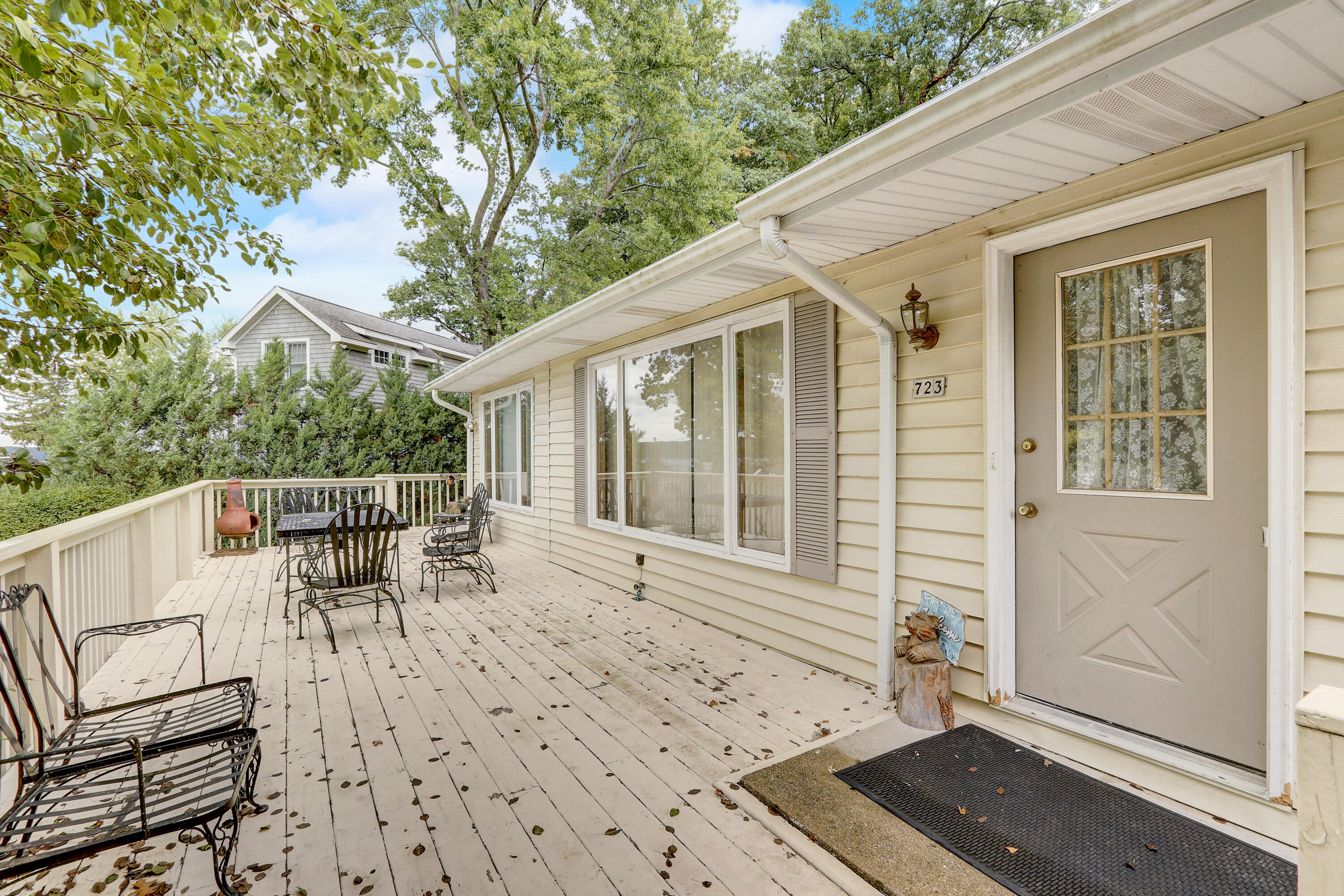 723 Shabbona Dr