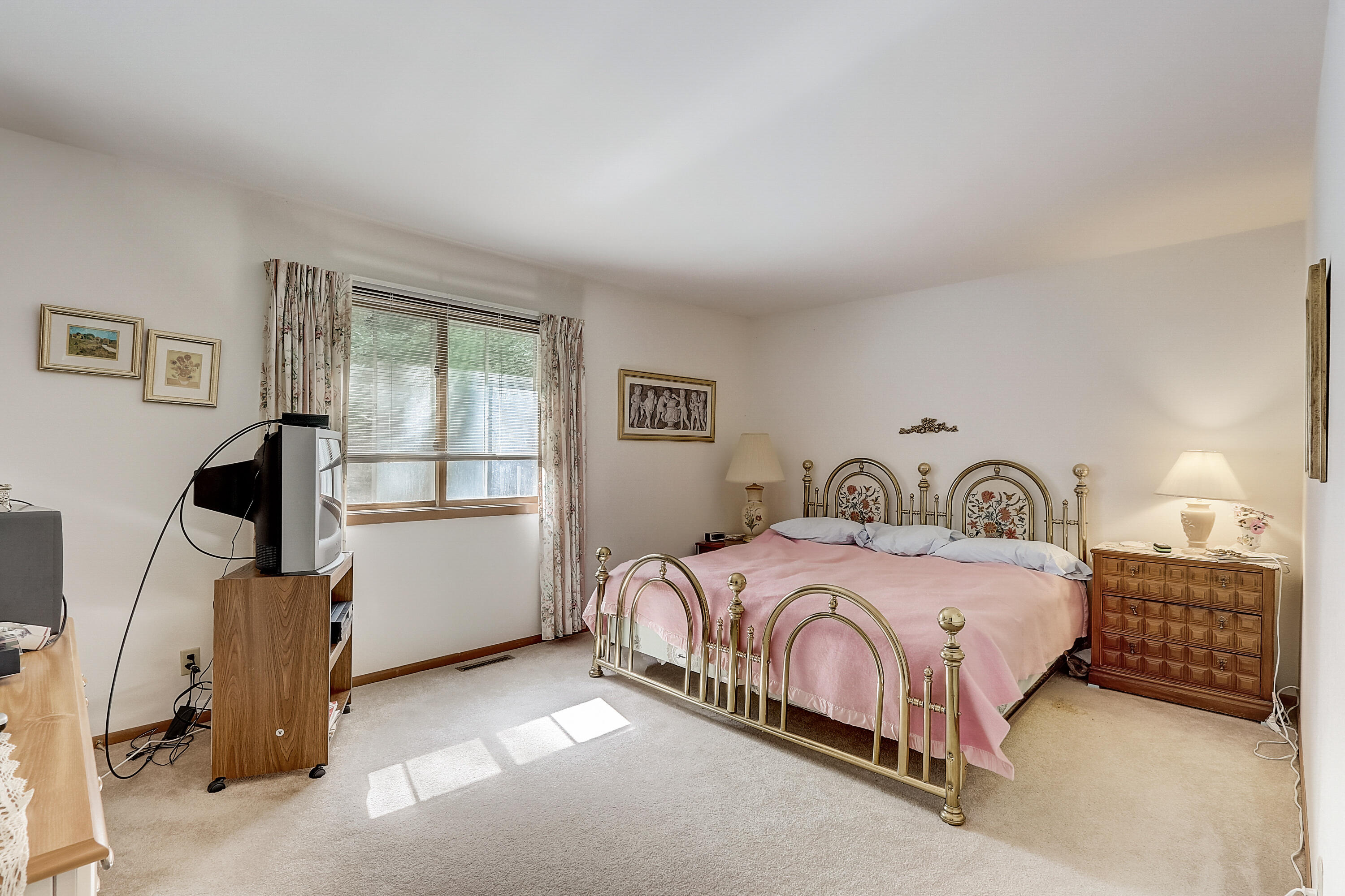 723 Shabbona Dr