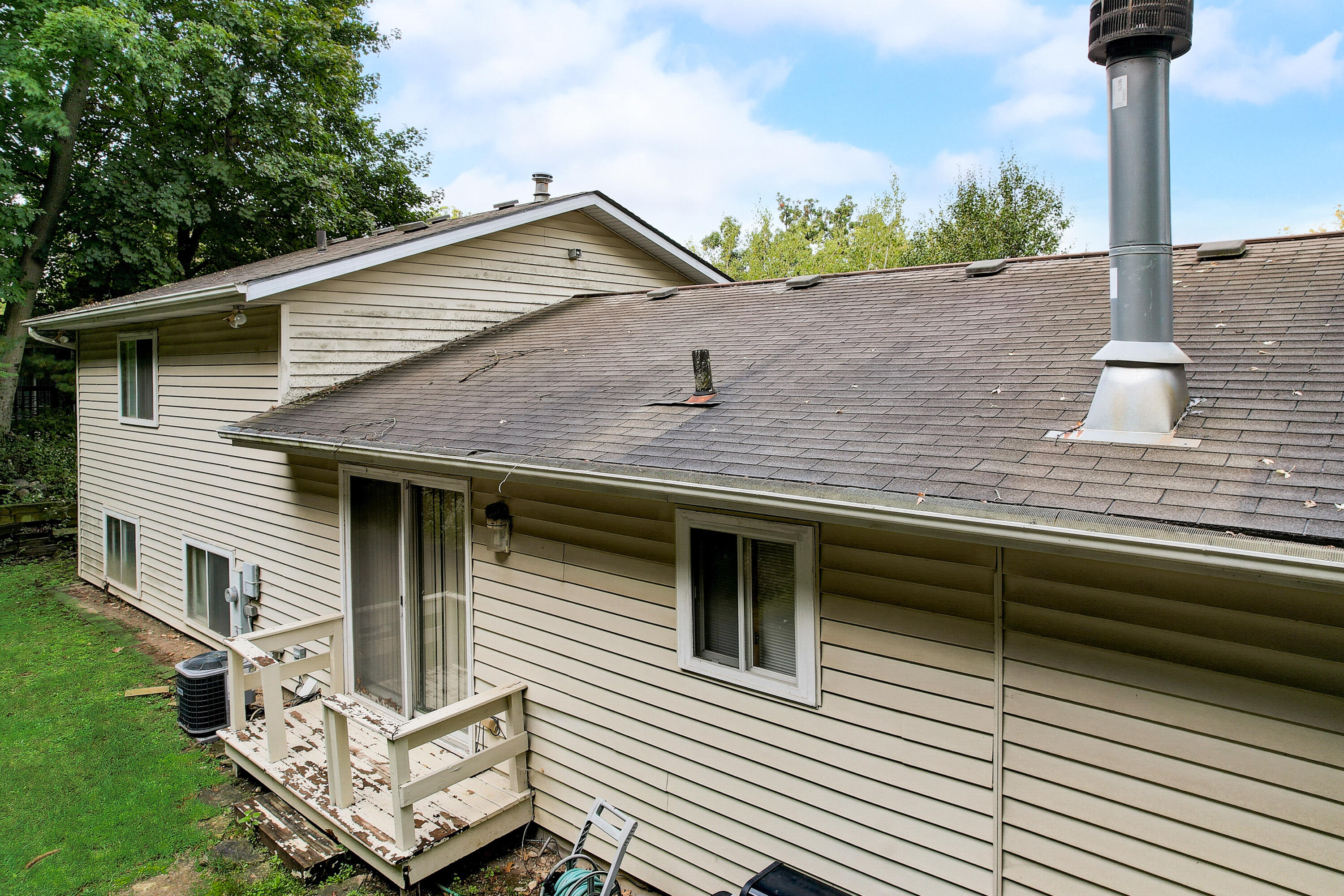 723 Shabbona Dr