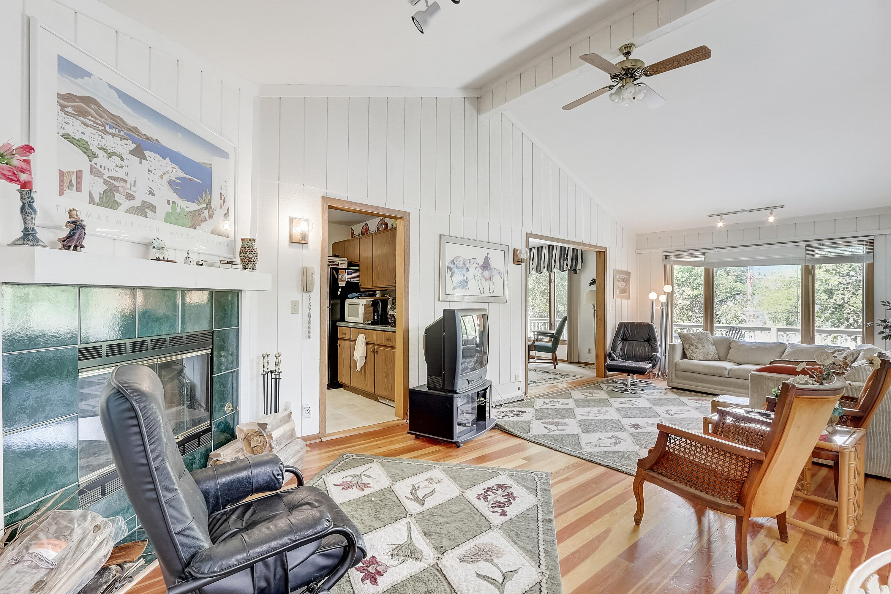 723 Shabbona Dr