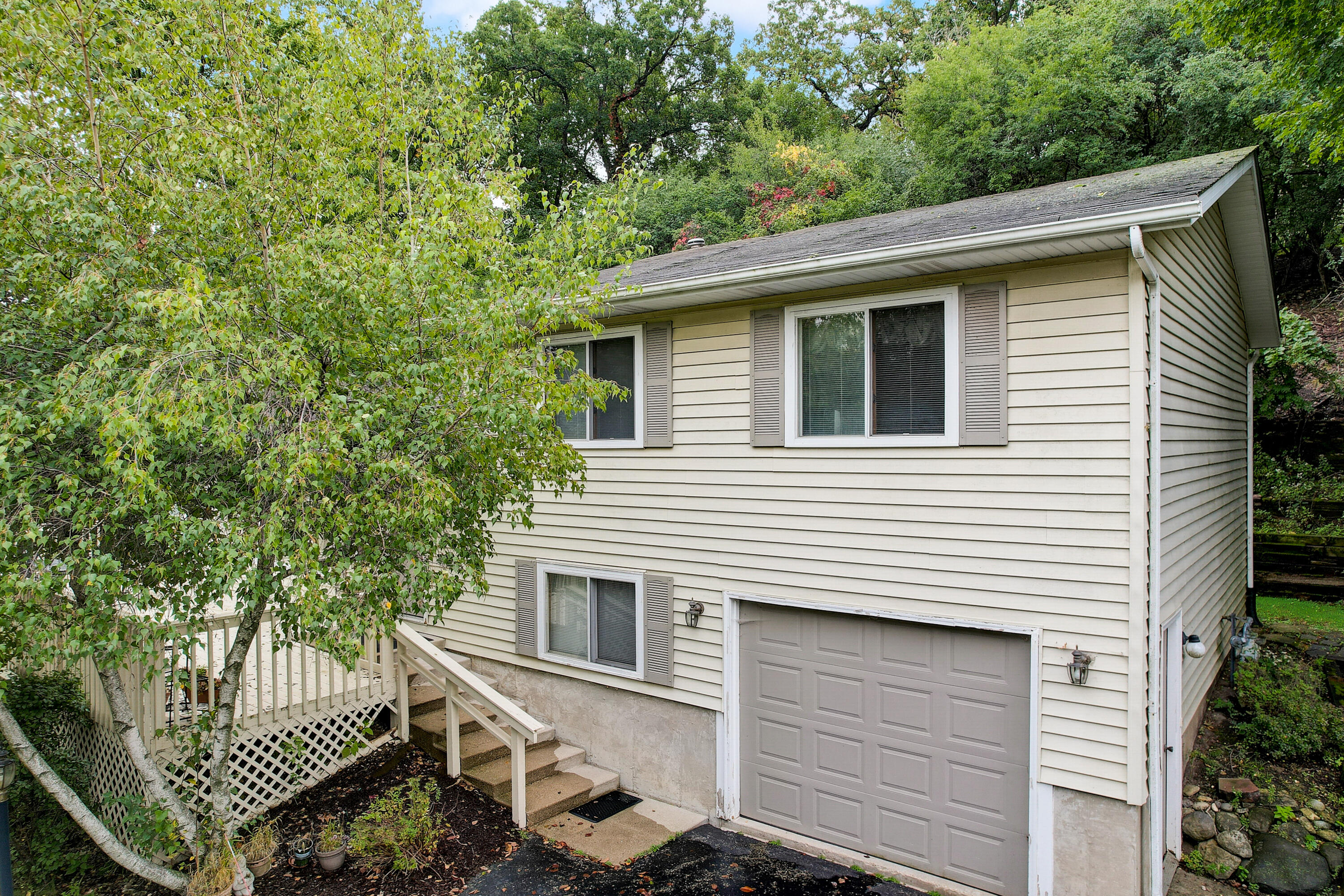 723 Shabbona Dr