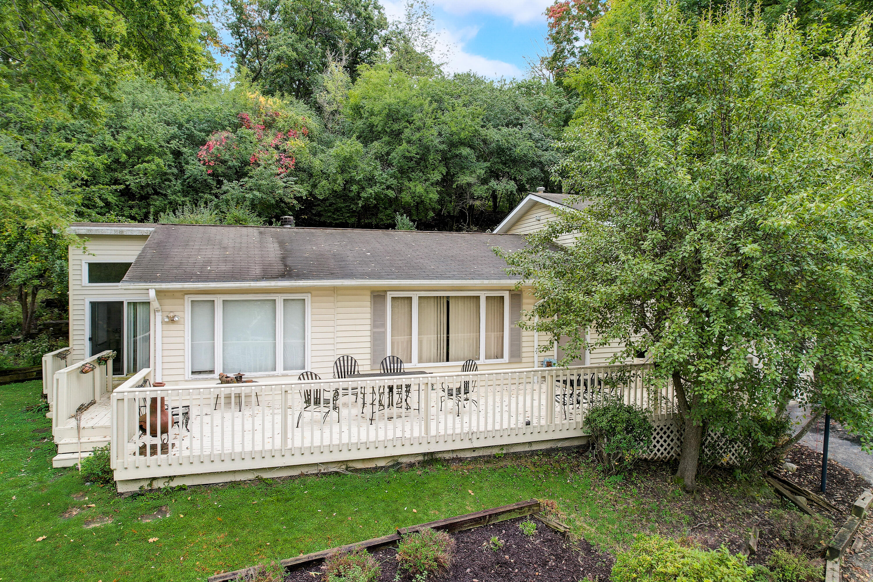 723 Shabbona Dr
