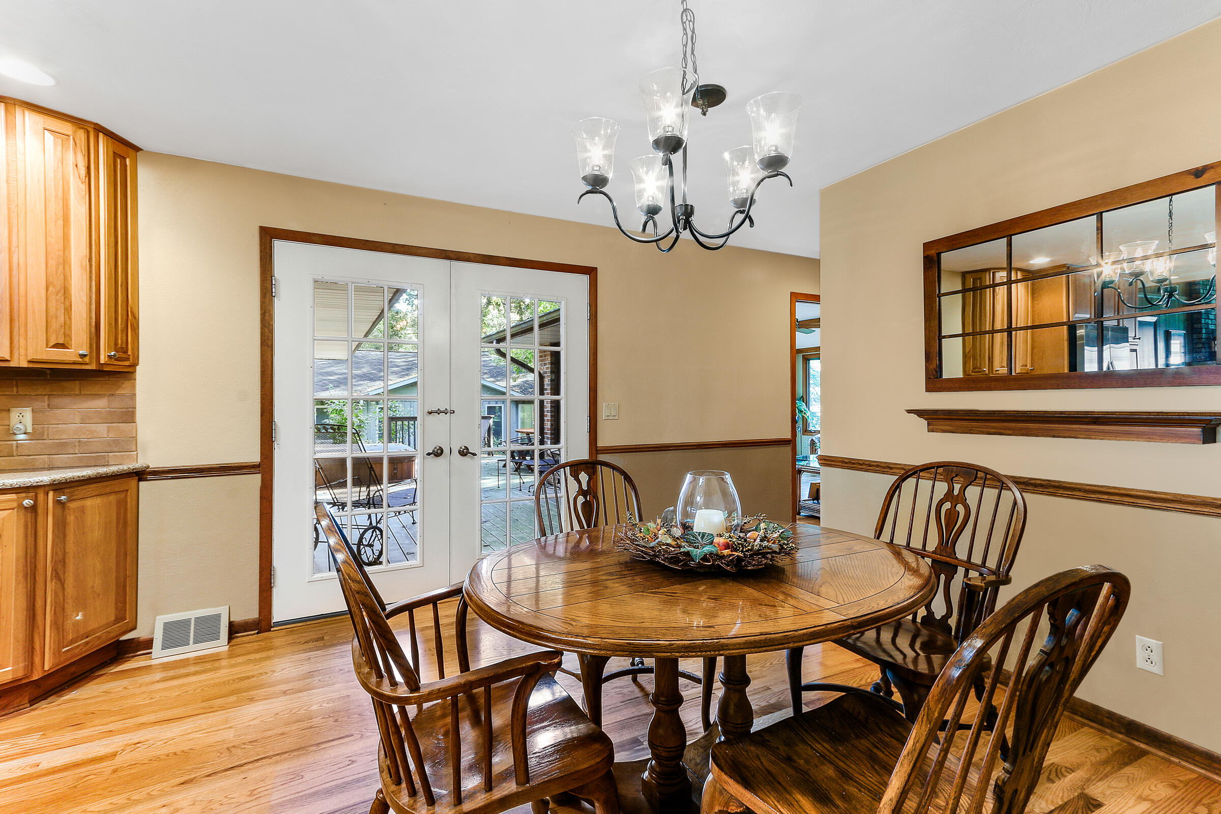 859 Sauganash Dr