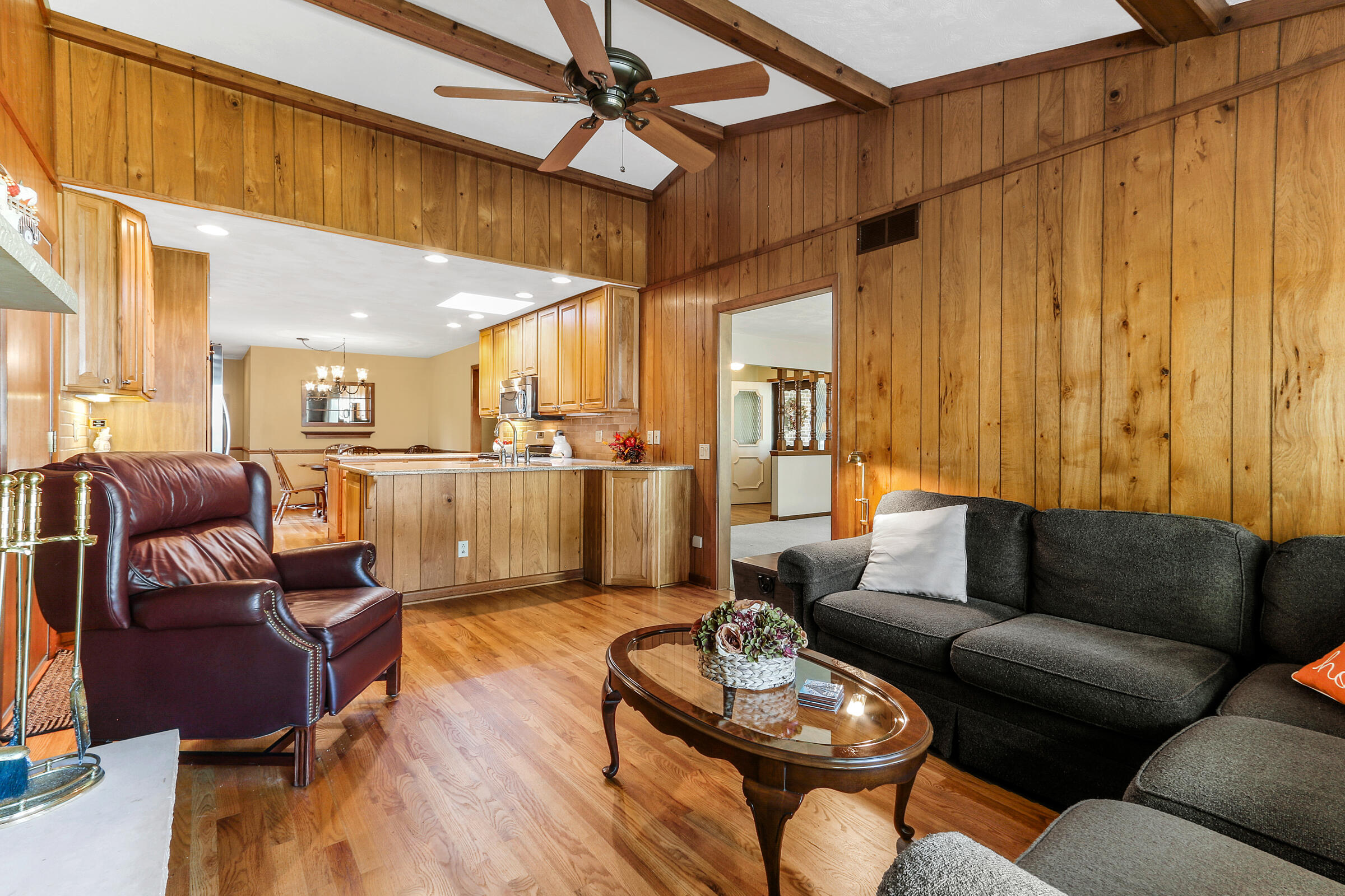 859 Sauganash Dr
