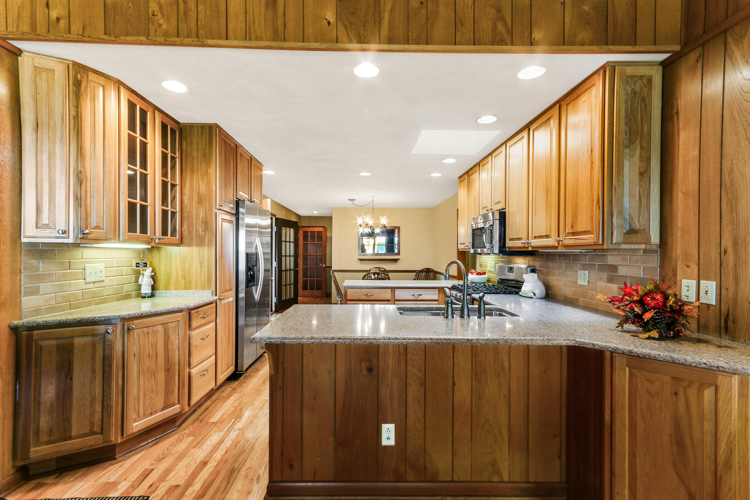 859 Sauganash Dr