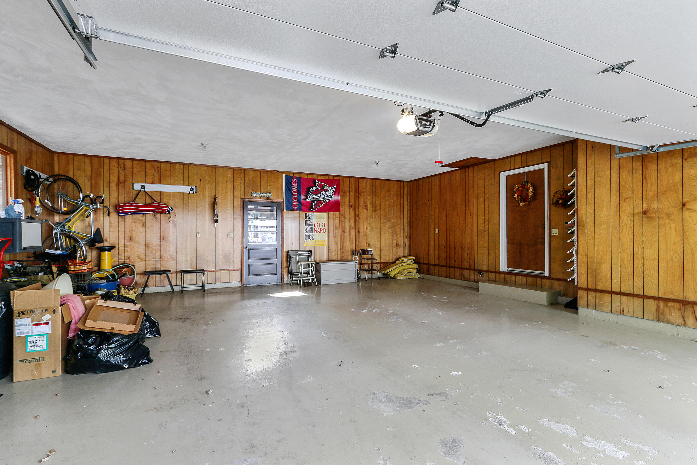 859 Sauganash Dr