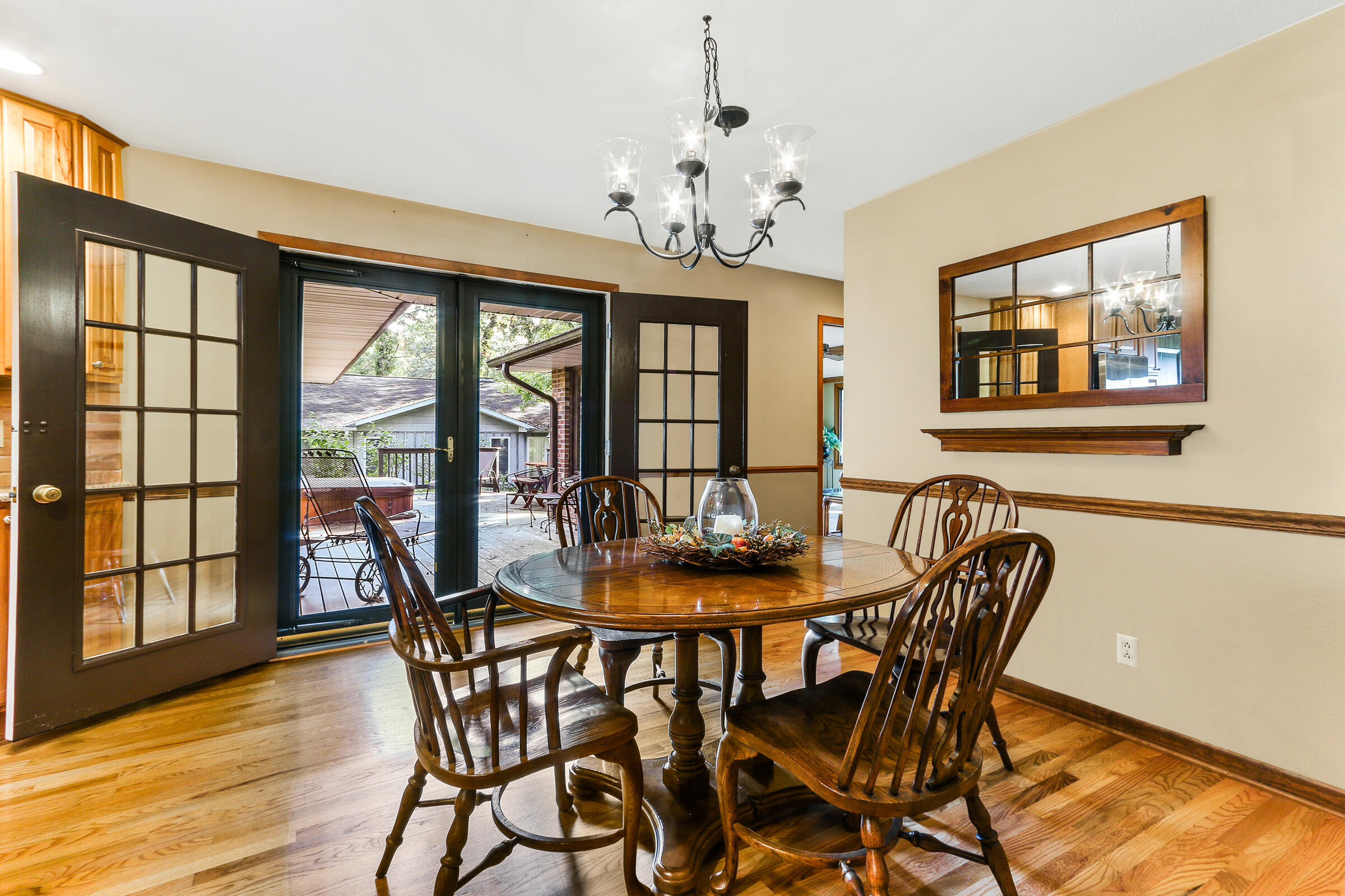 859 Sauganash Dr