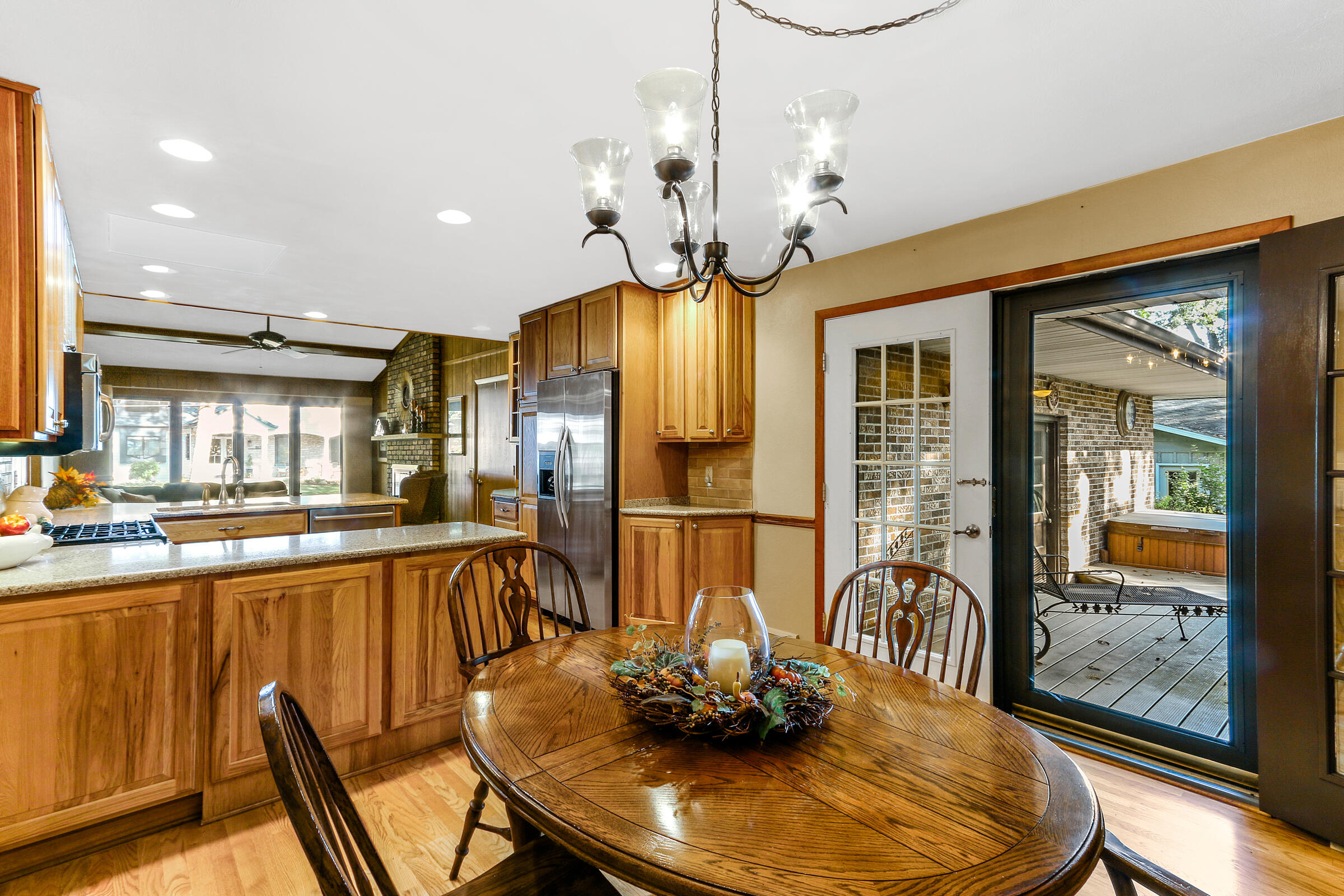 859 Sauganash Dr