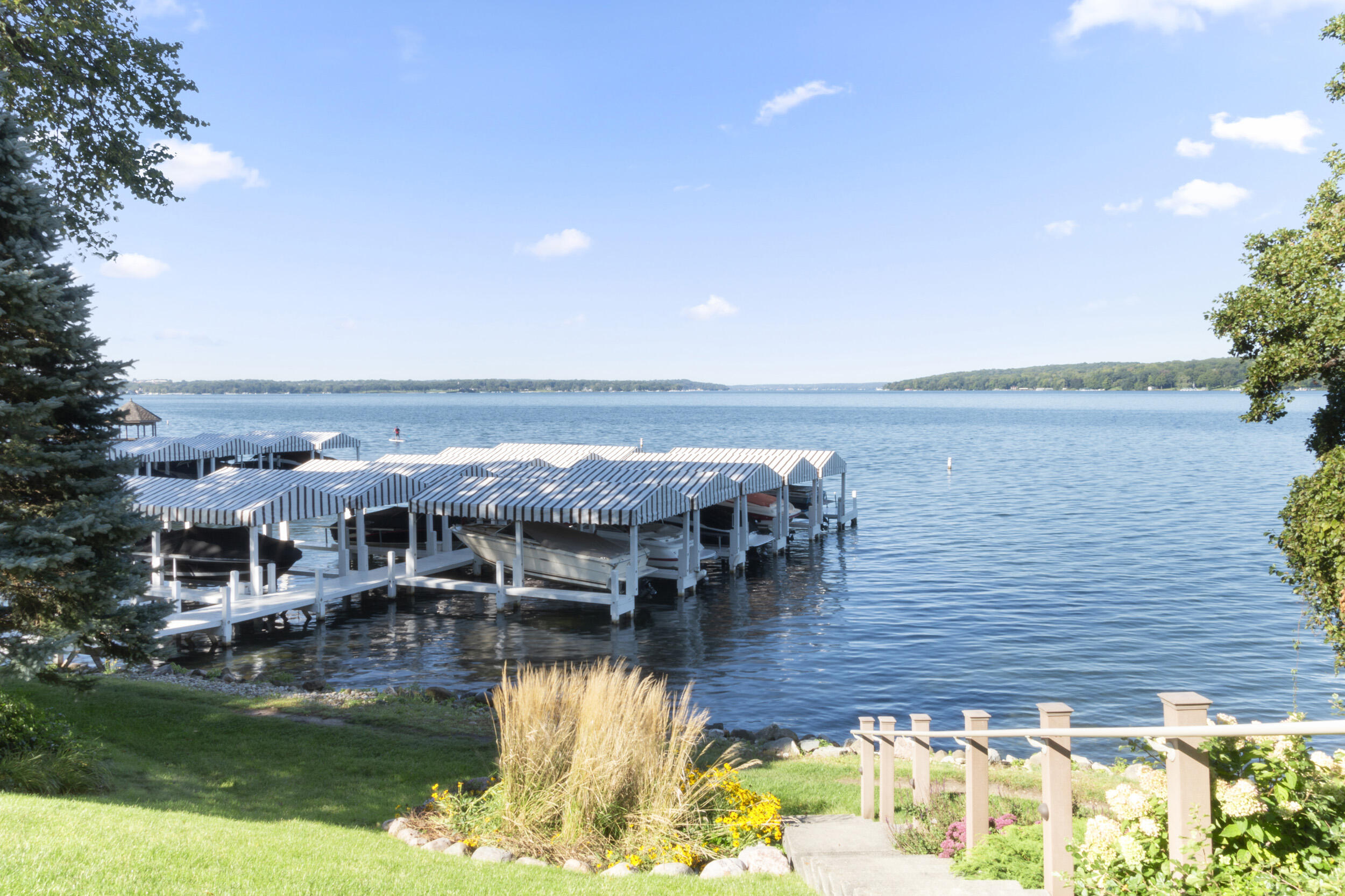 1120 S Lake Shore Dr #33
