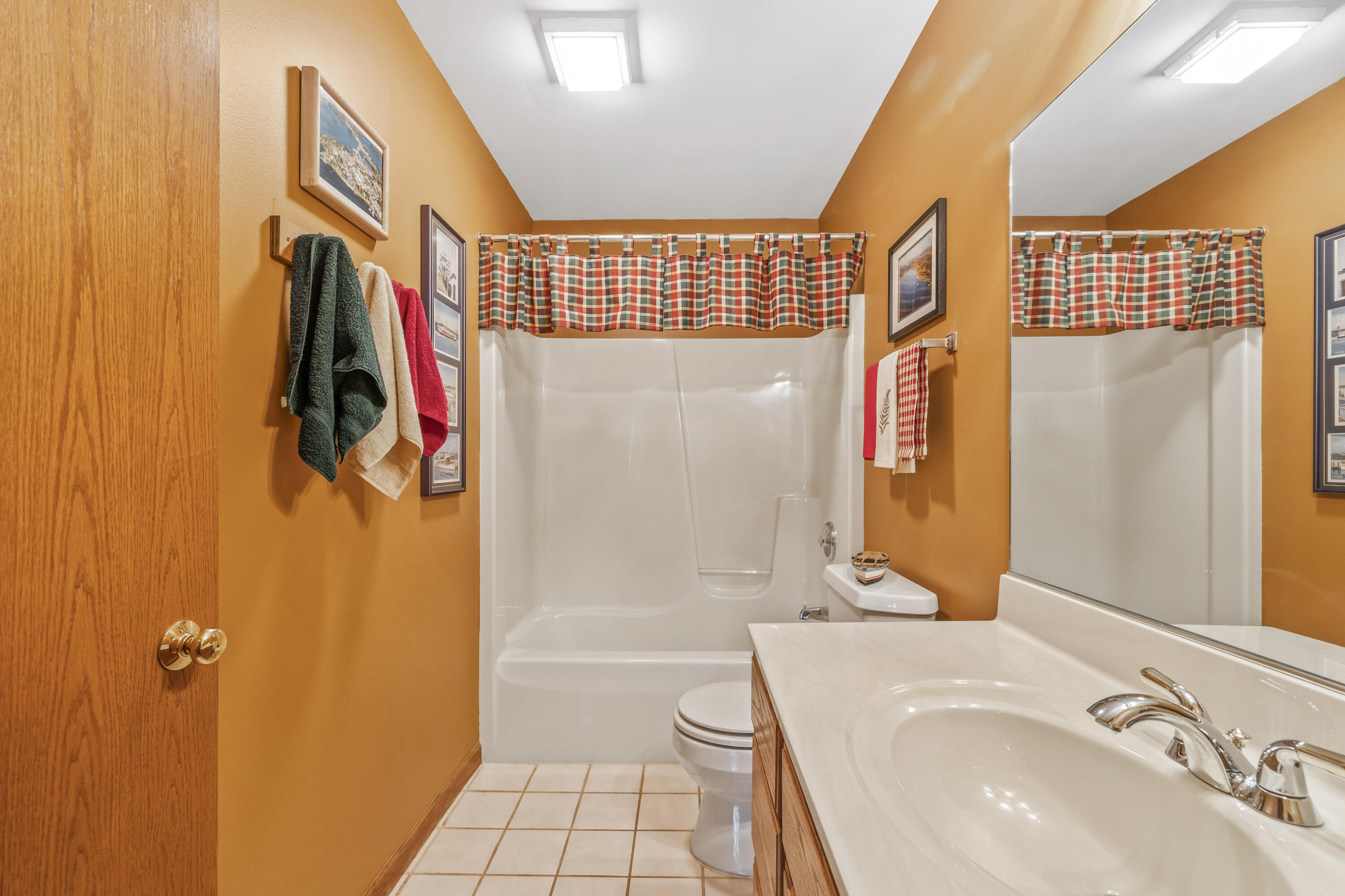 1120 S Lake Shore Dr #33