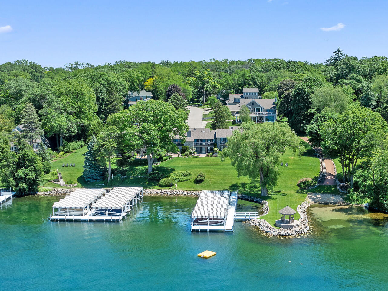 1120 S Lake Shore Dr #33