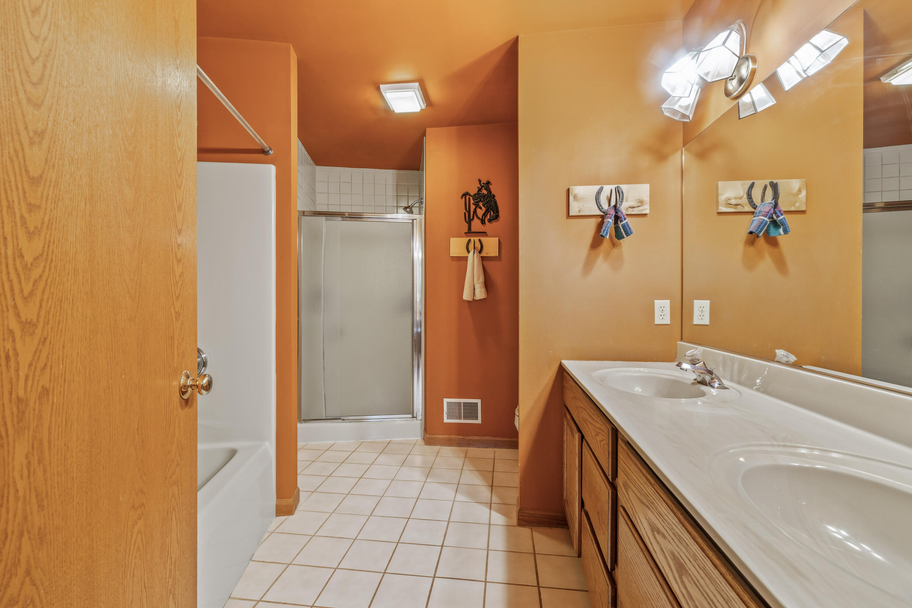 1120 S Lake Shore Dr #33