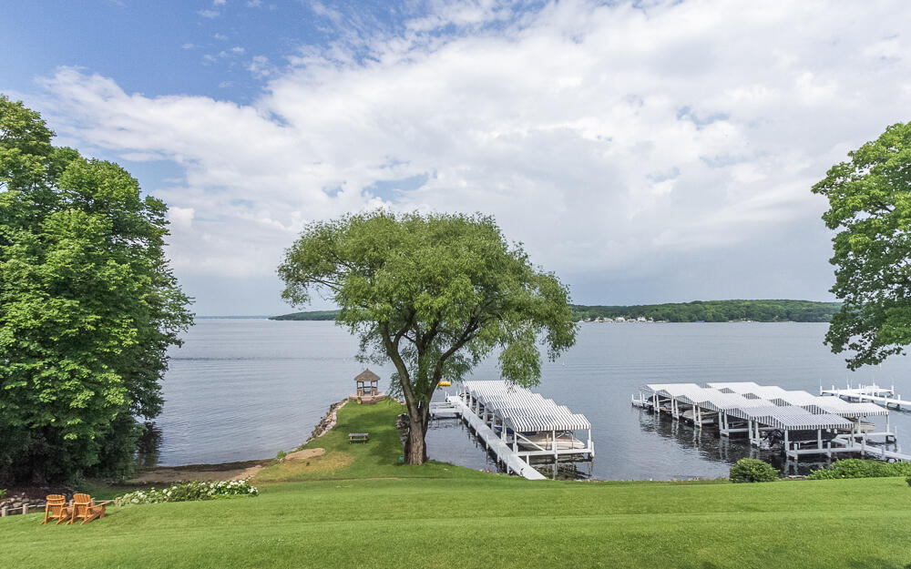 1120 S Lake Shore Dr #33