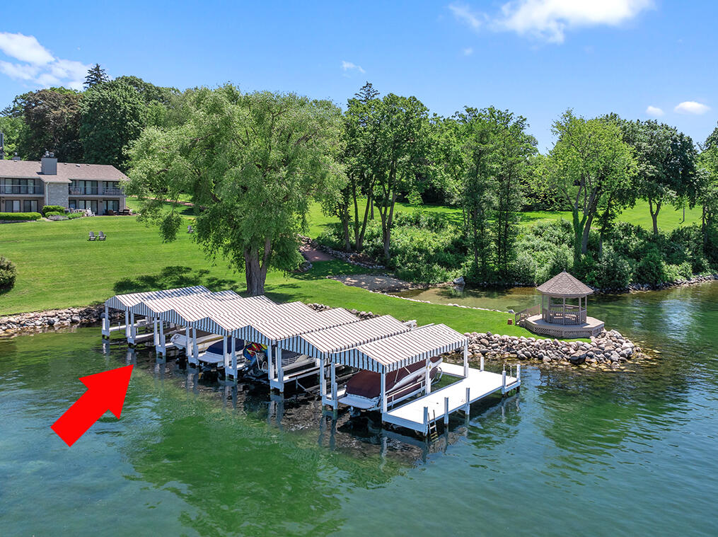 1120 S Lake Shore Dr #33