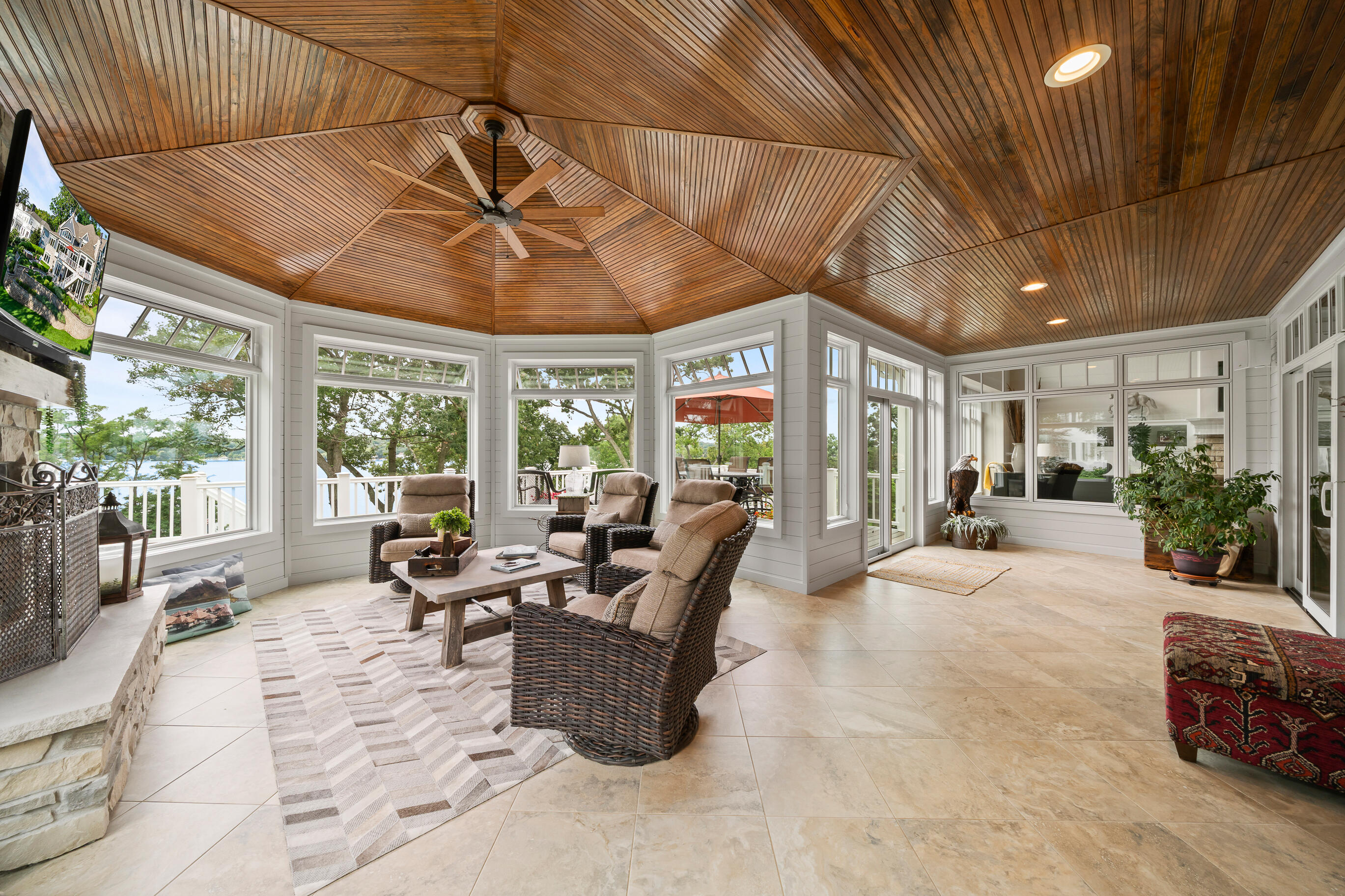 620 S Lake Shore Dr
