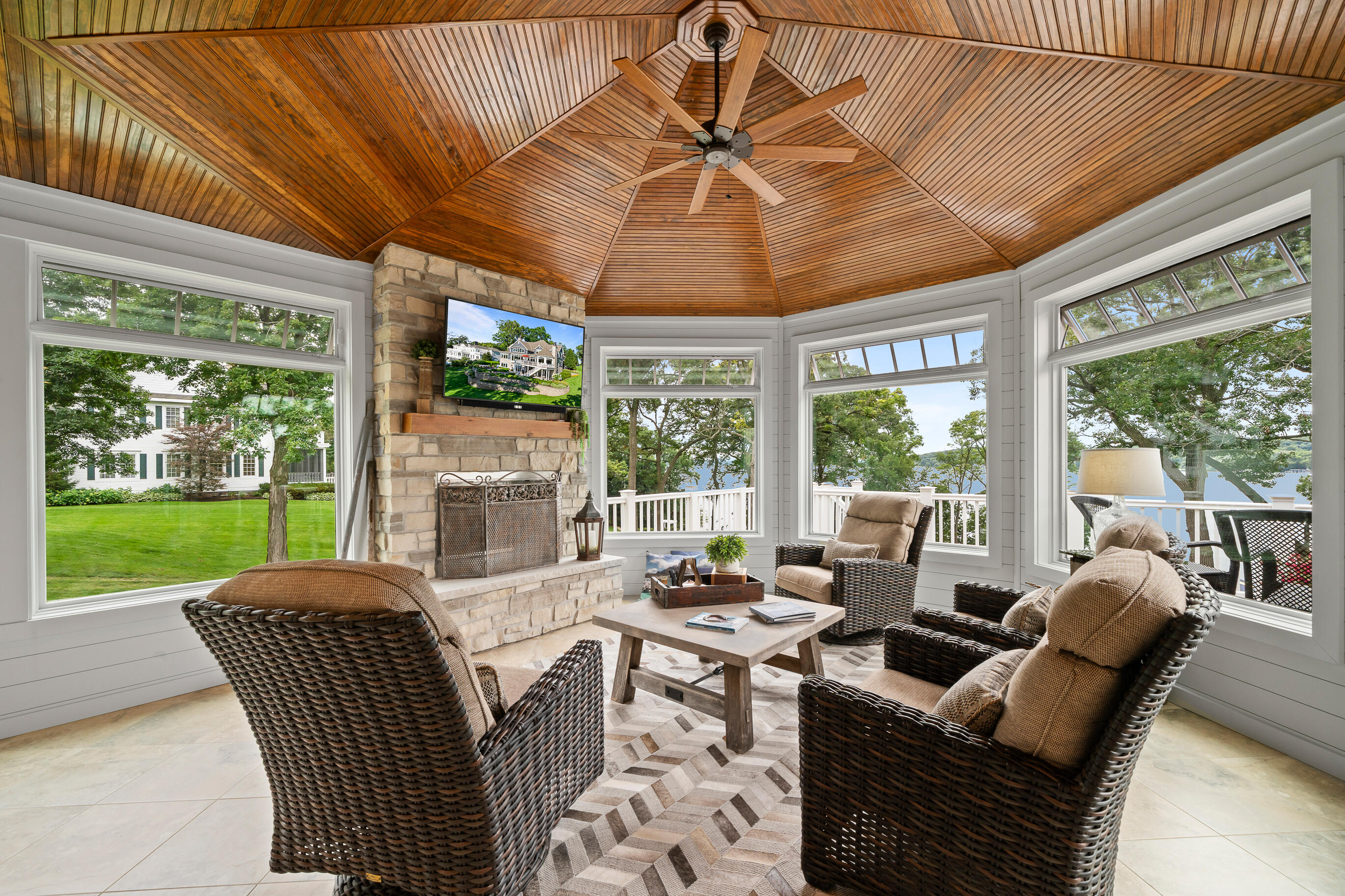 620 S Lake Shore Dr