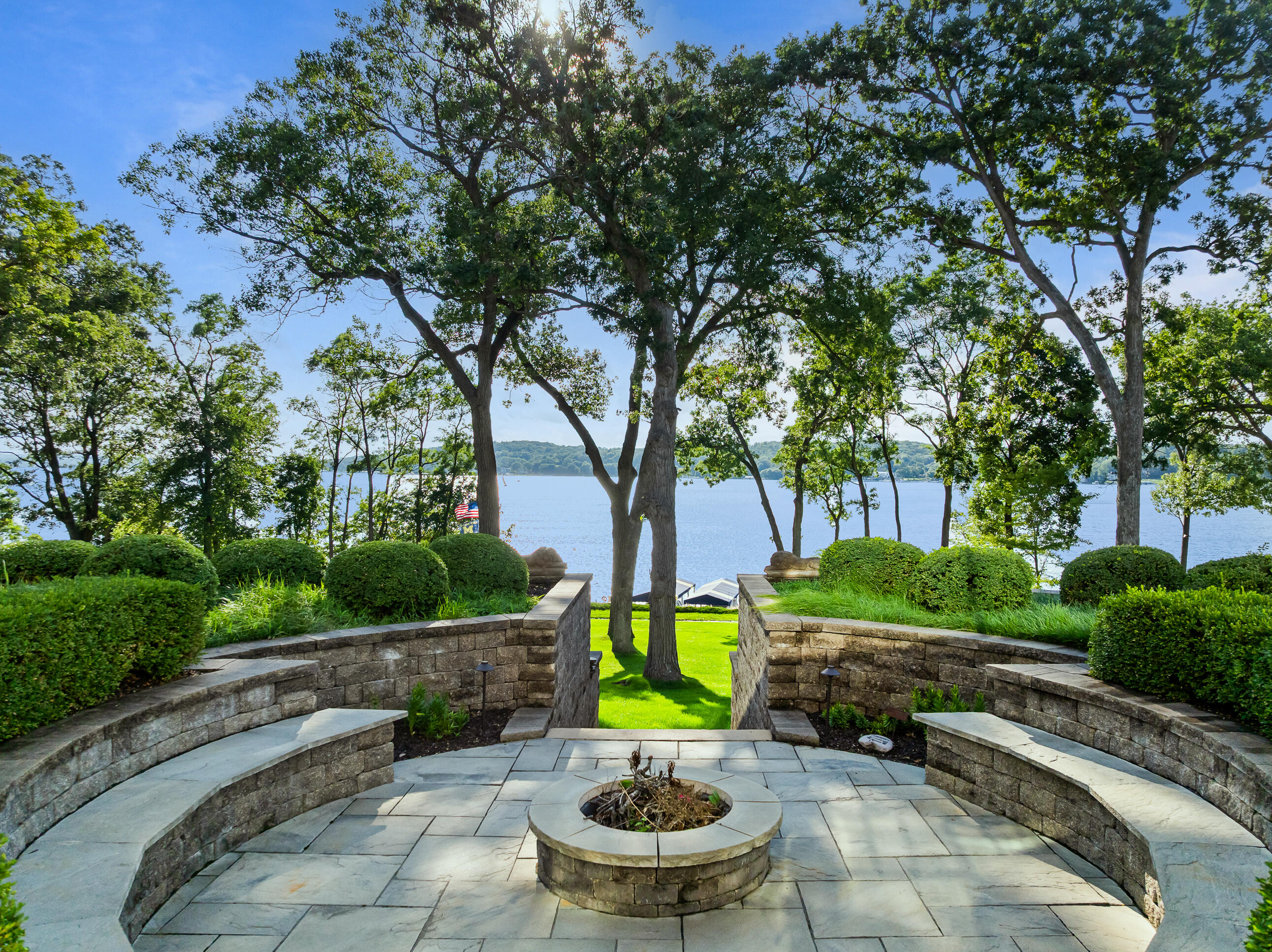 620 S Lake Shore Dr