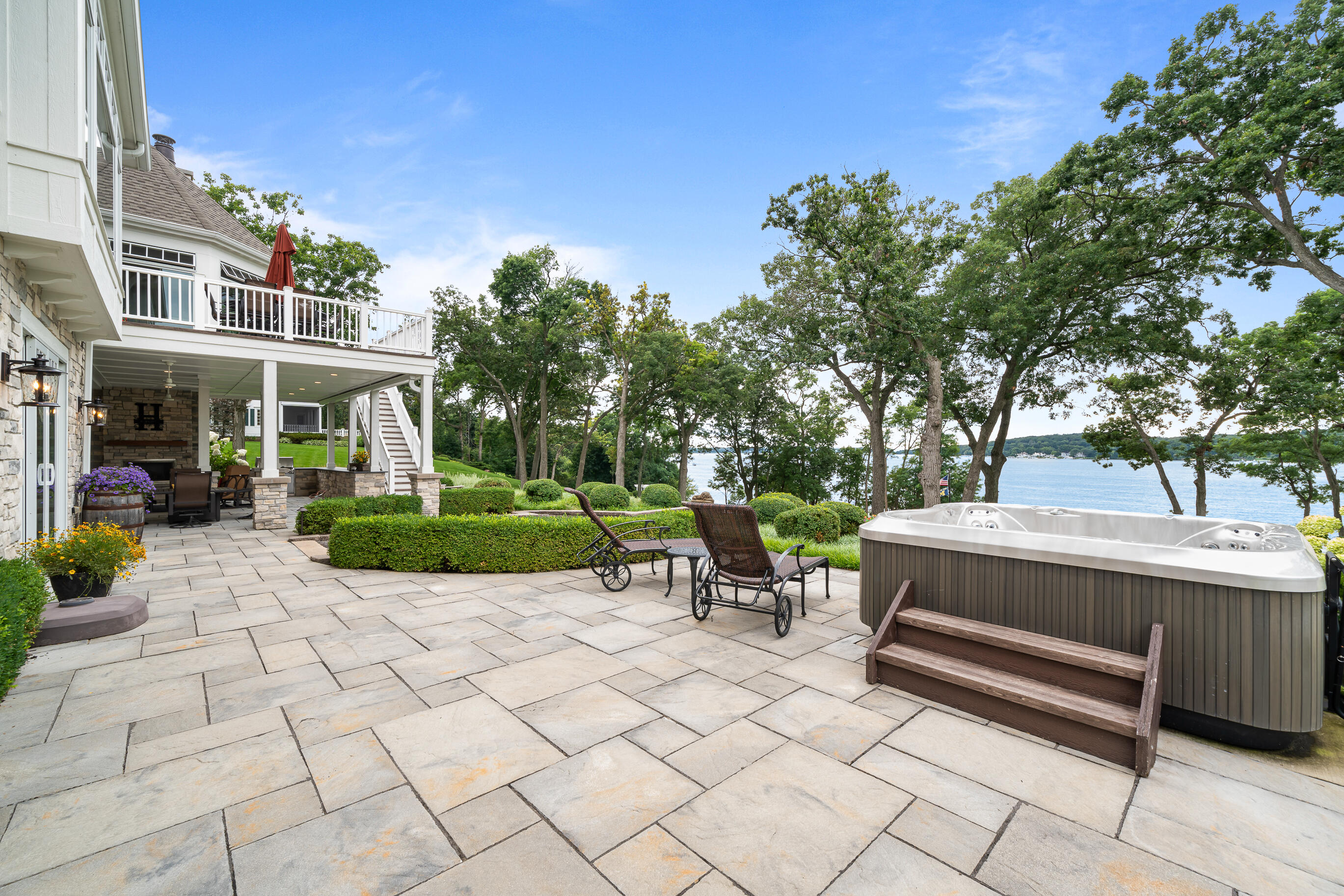 620 S Lake Shore Dr