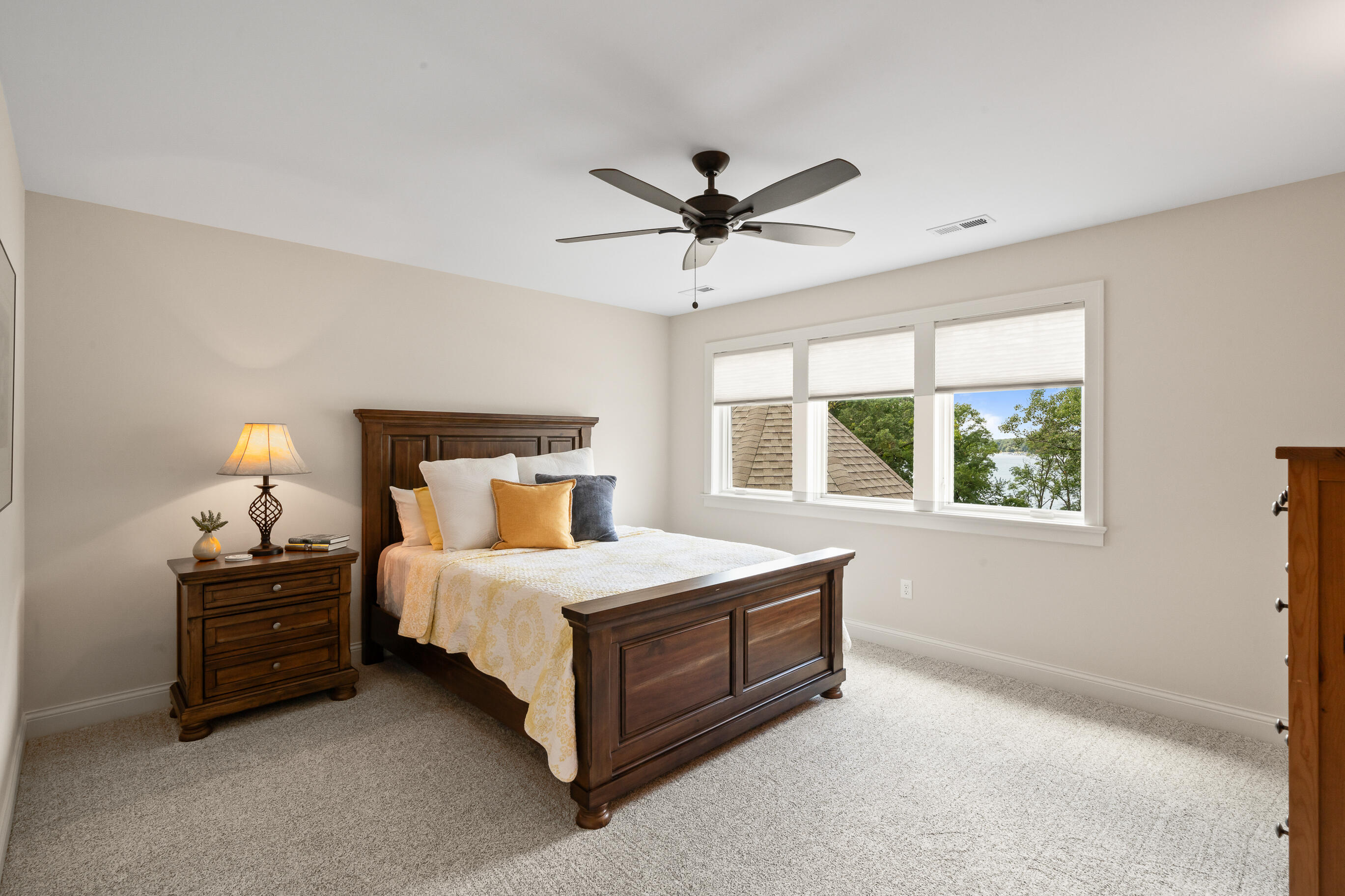 620 S Lake Shore Dr