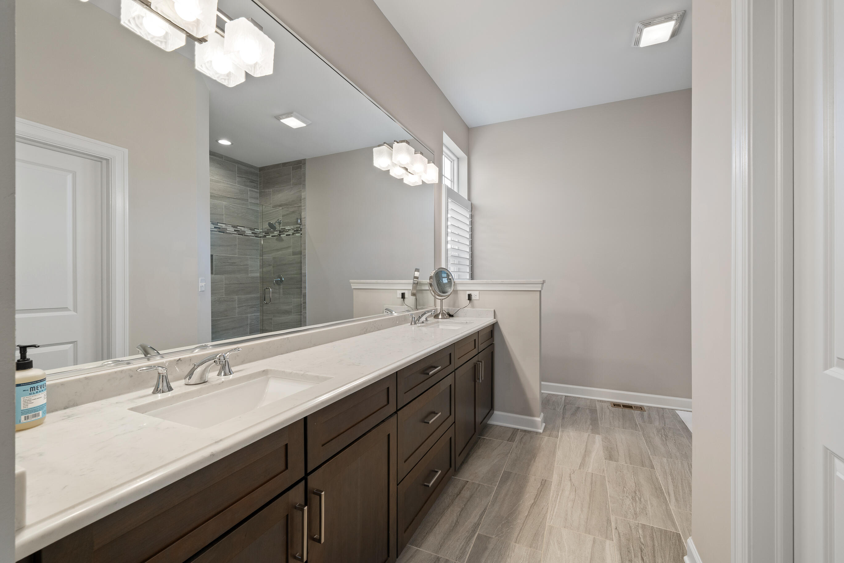 112 Lake Vista Circle