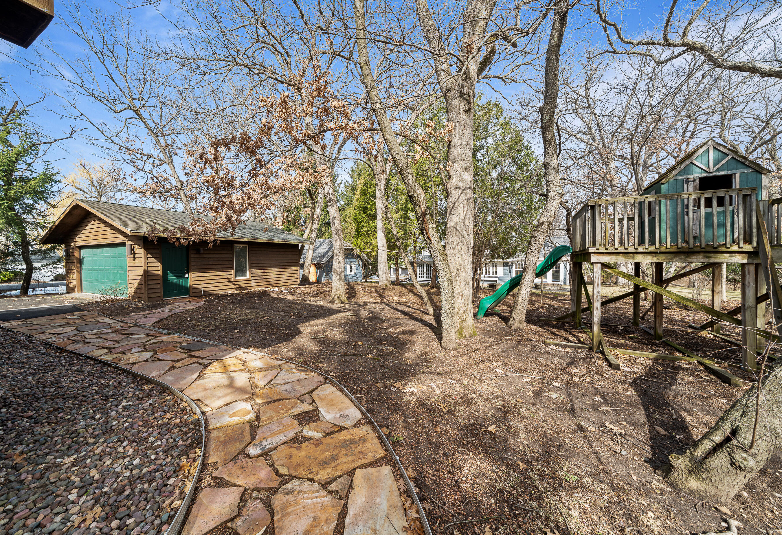 242 Waubun Dr