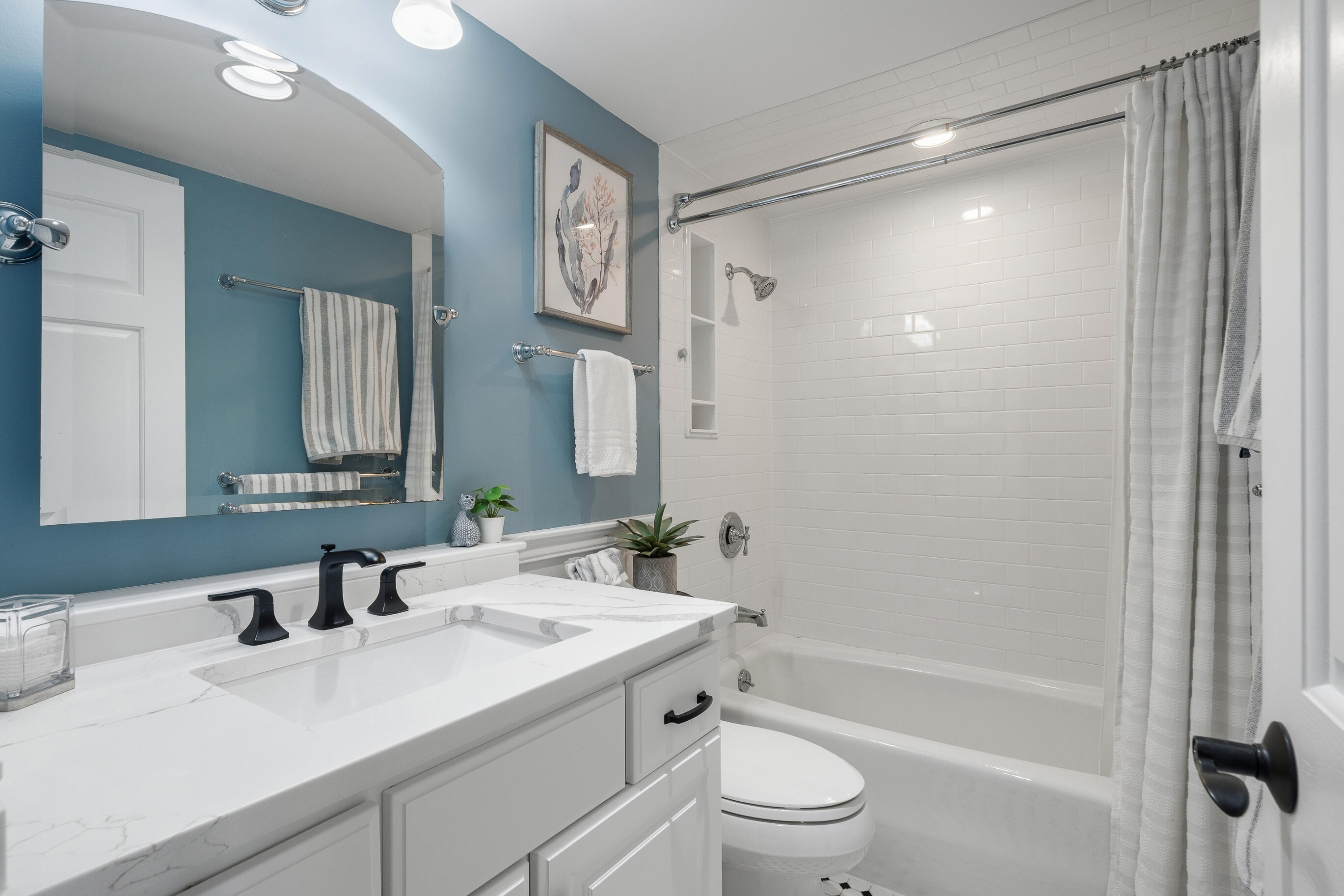 1070 S Lake Shore Dr Unit: 11 2-B
