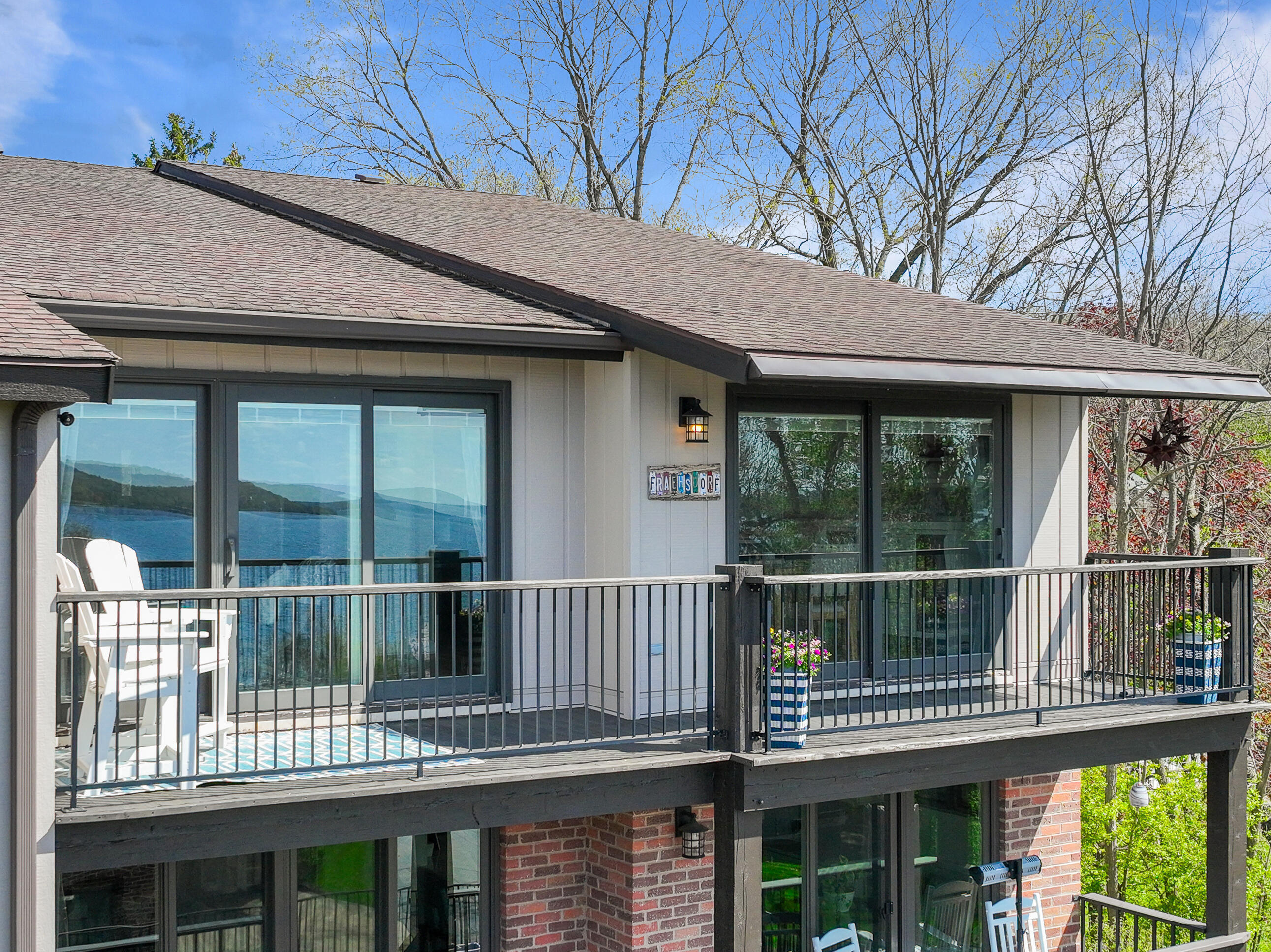 1070 S Lake Shore Dr Unit: 11 2-B