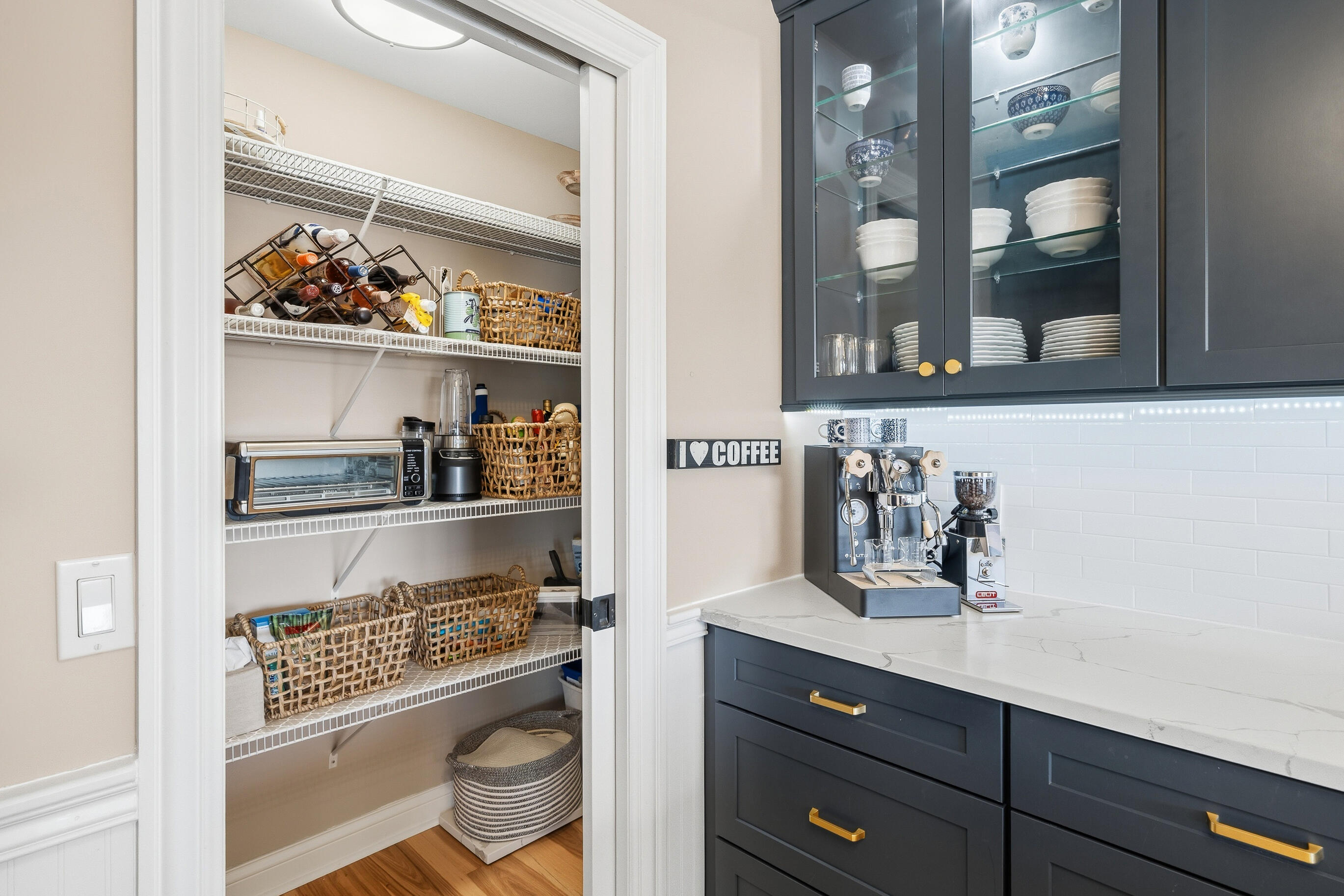 1070 S Lake Shore Dr Unit: 11 2-B