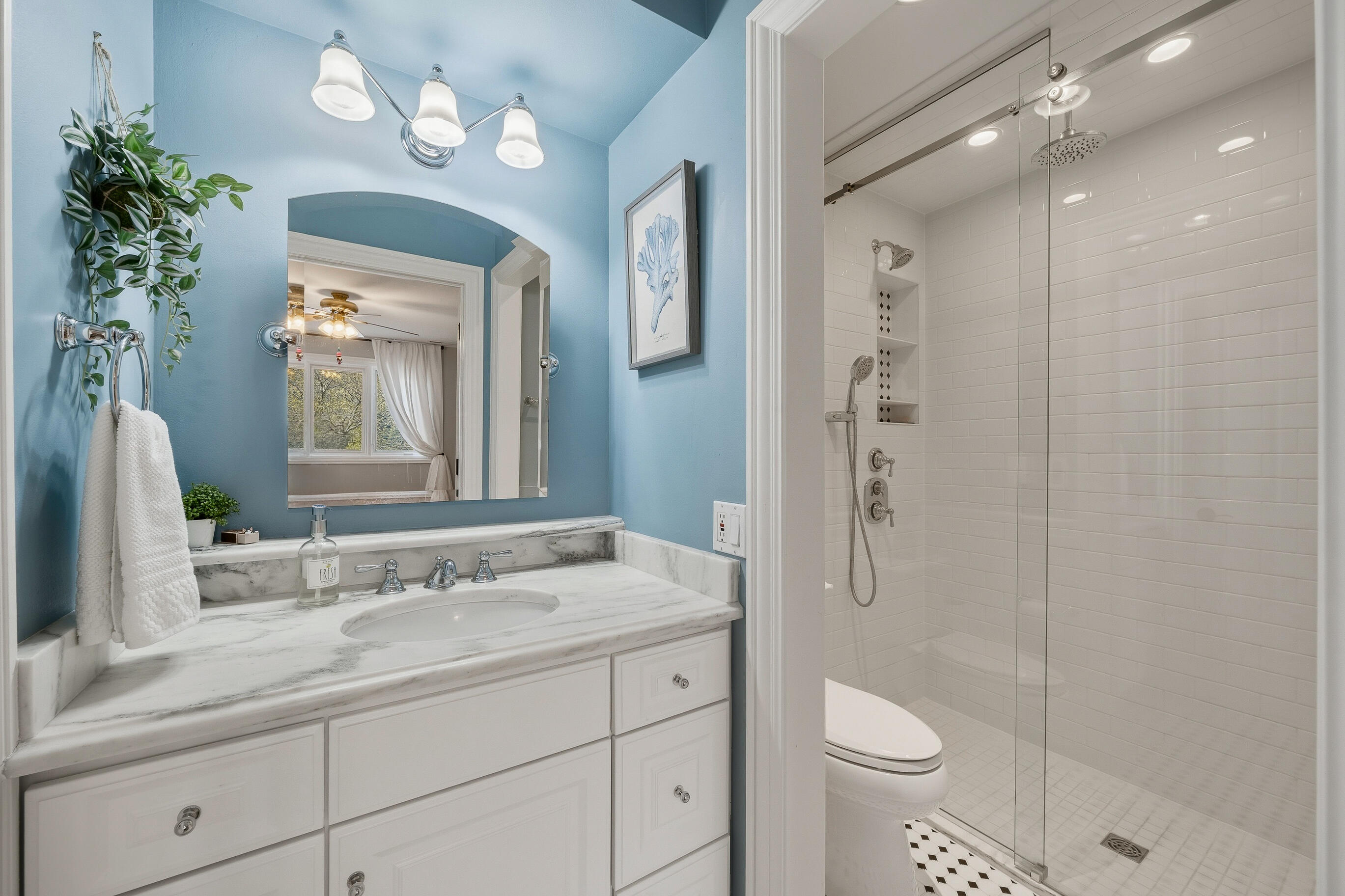 1070 S Lake Shore Dr Unit: 11 2-B