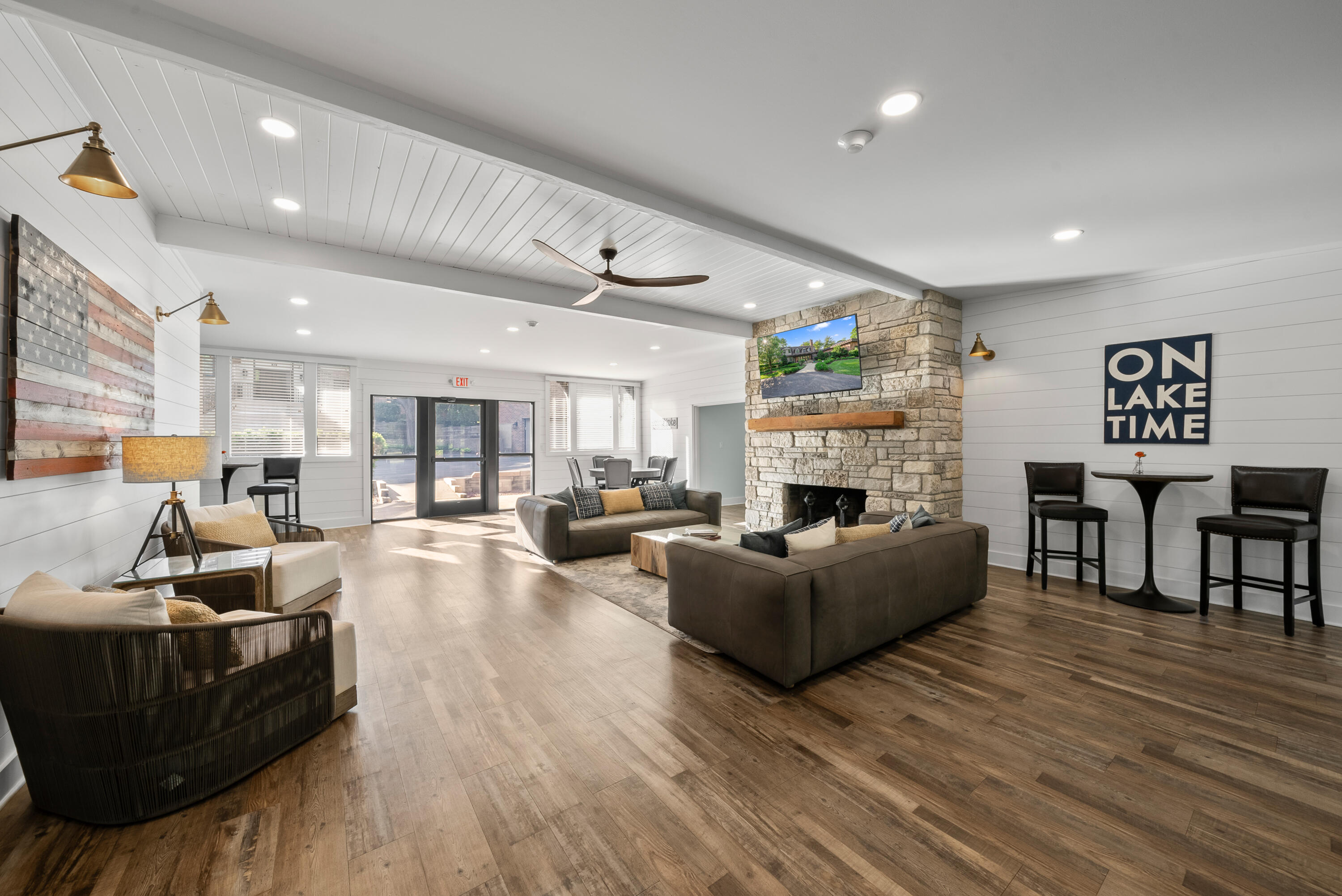 1070 S Lake Shore Dr Unit: 11 2-B