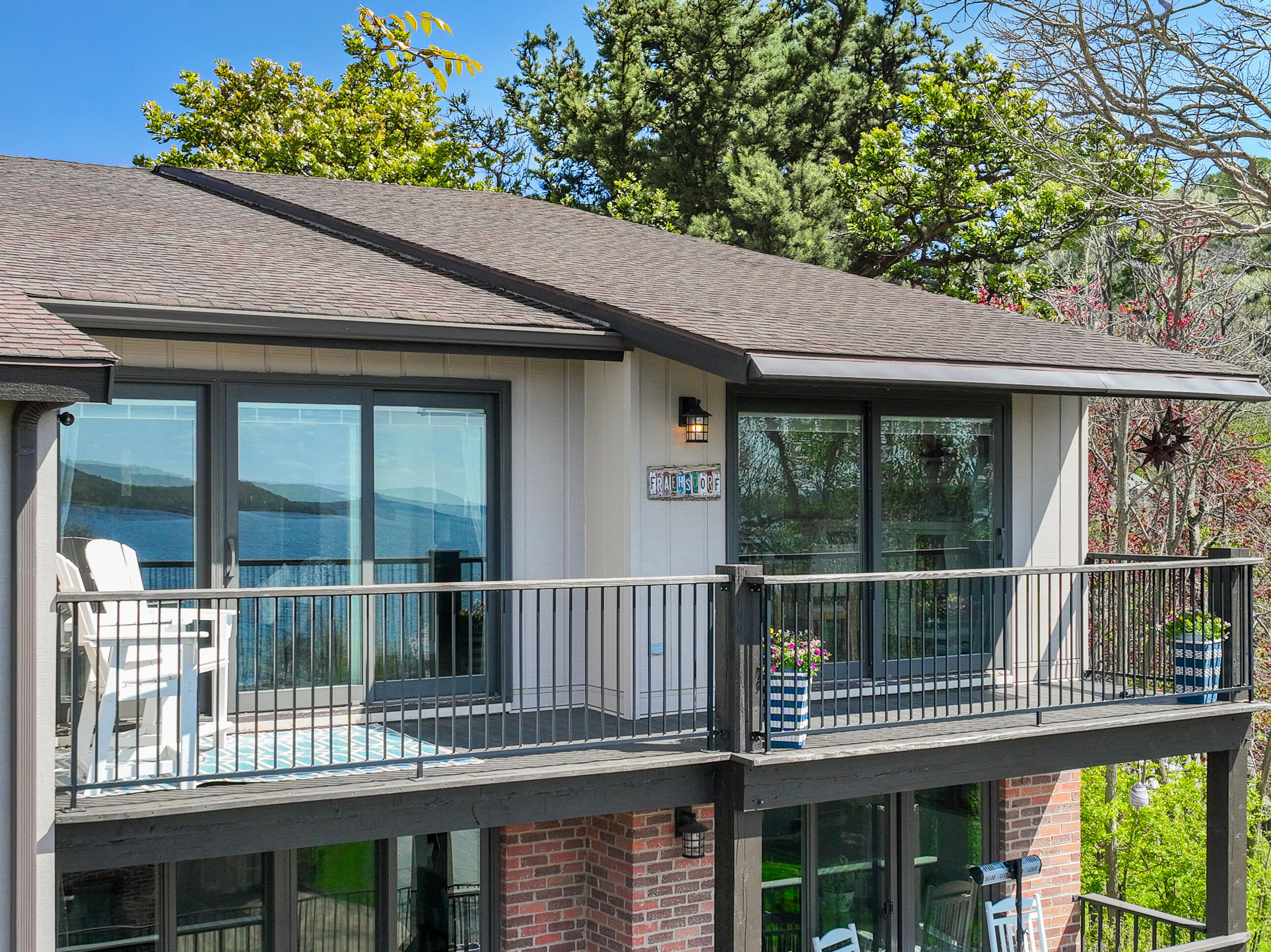 1070 S Lake Shore Dr Unit: 11 2-B