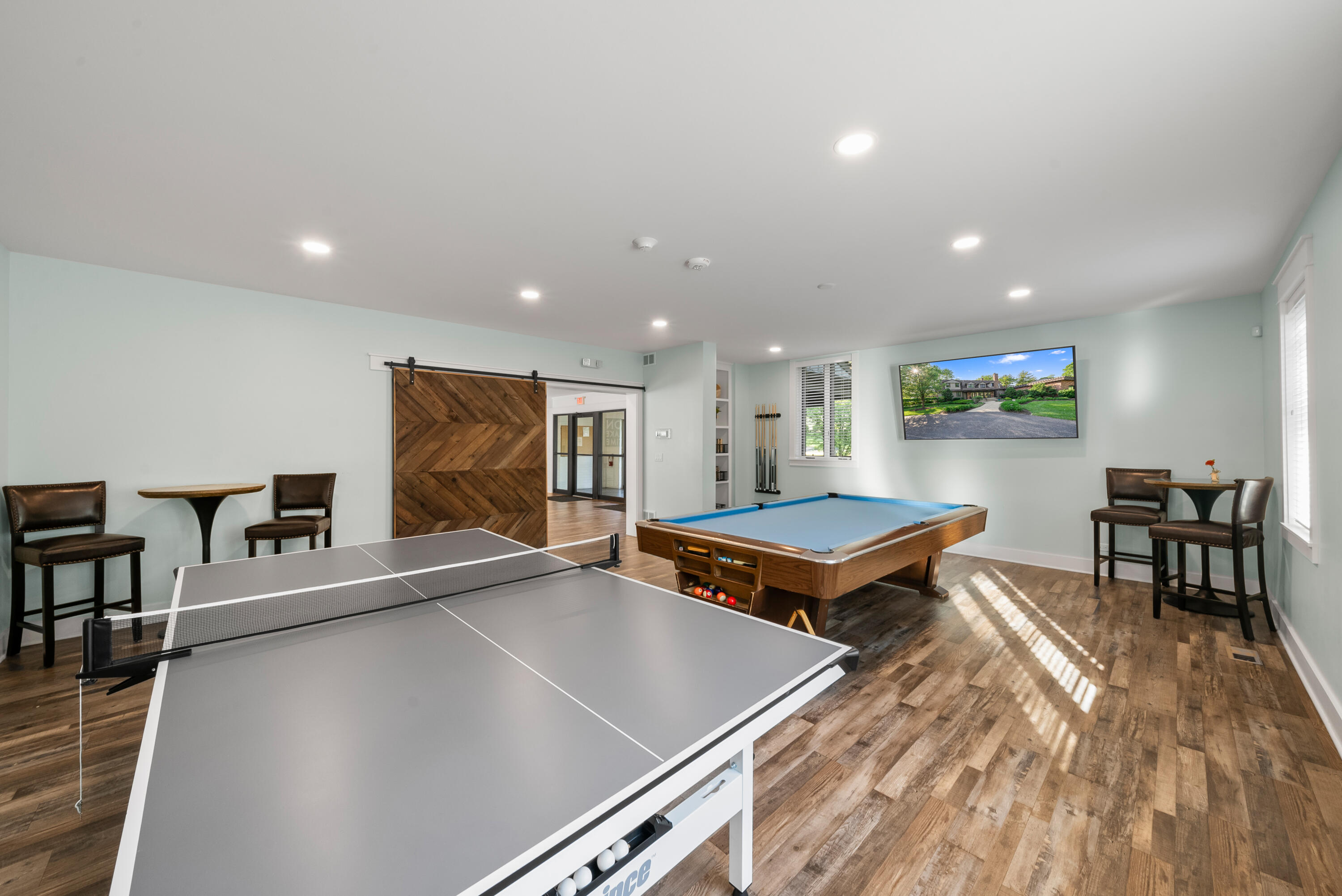 1070 S Lake Shore Dr Unit: 11 2-B