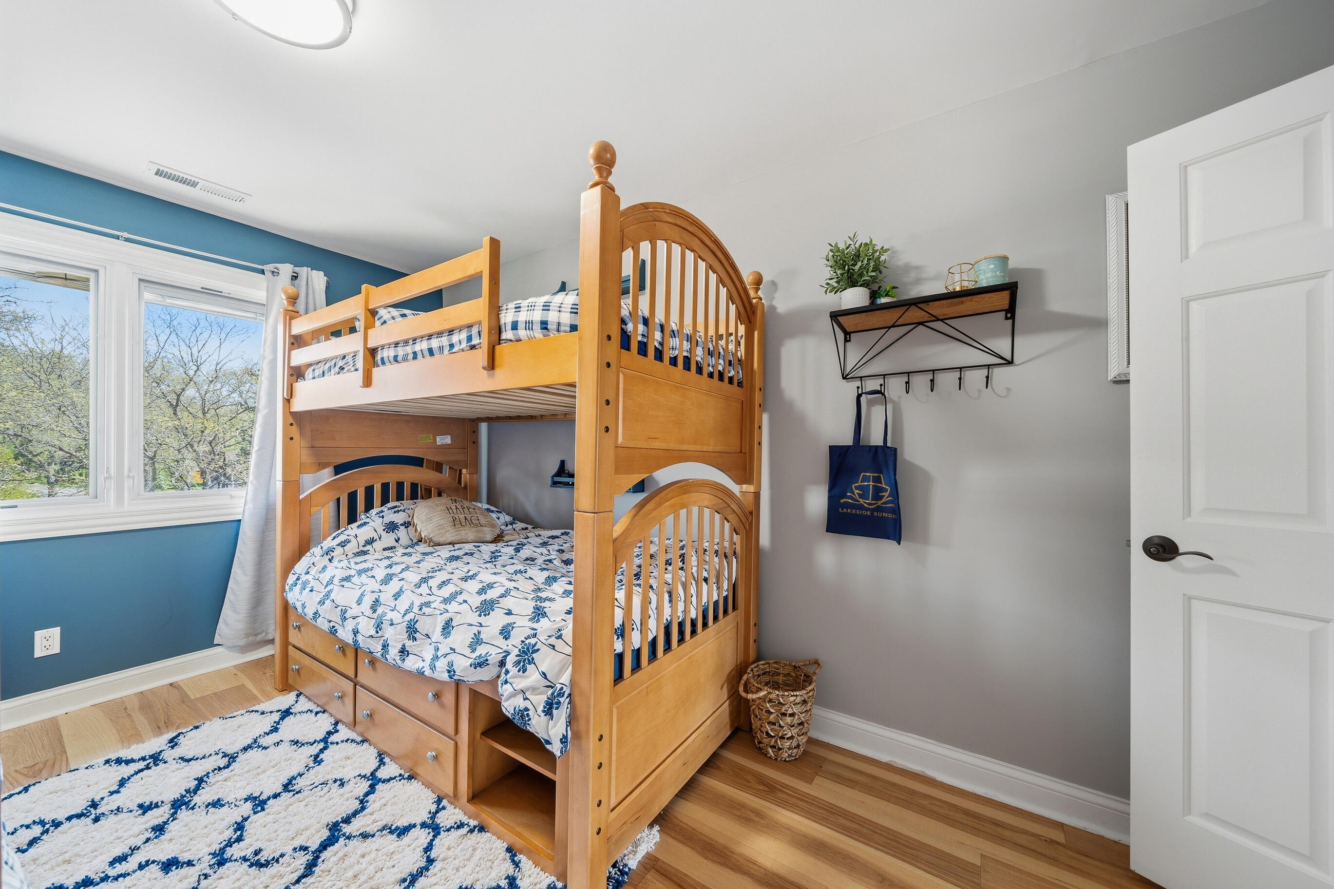 1070 S Lake Shore Dr Unit: 11 2-B