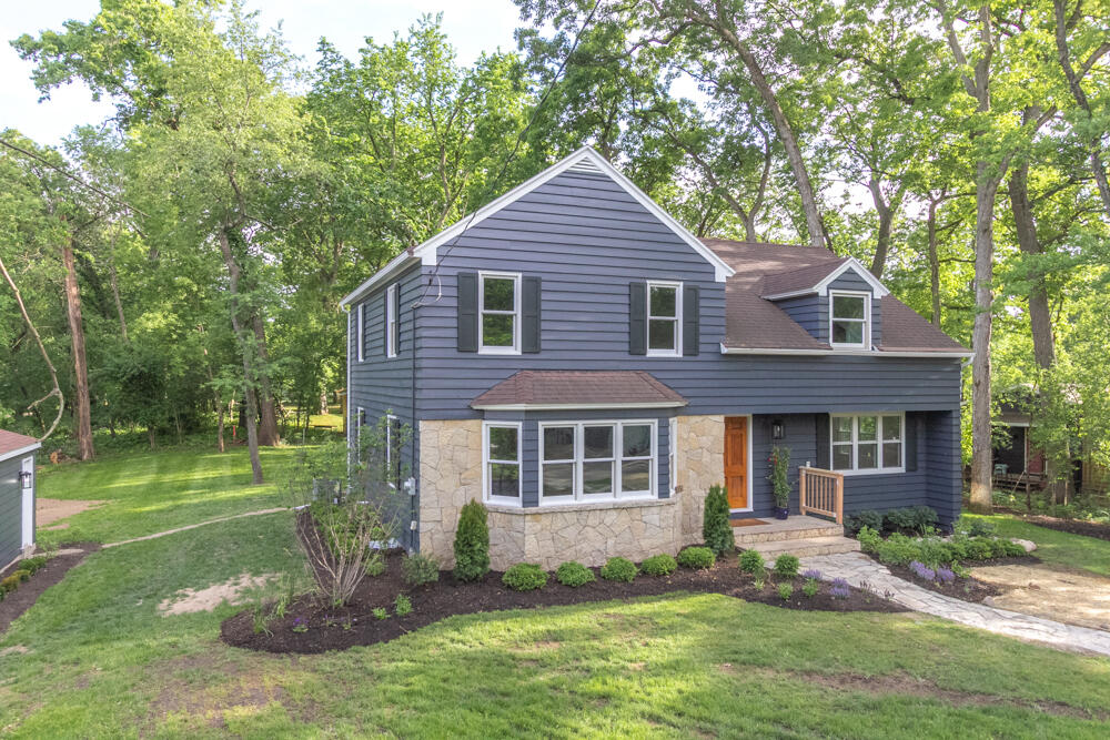 225 Waubun Dr