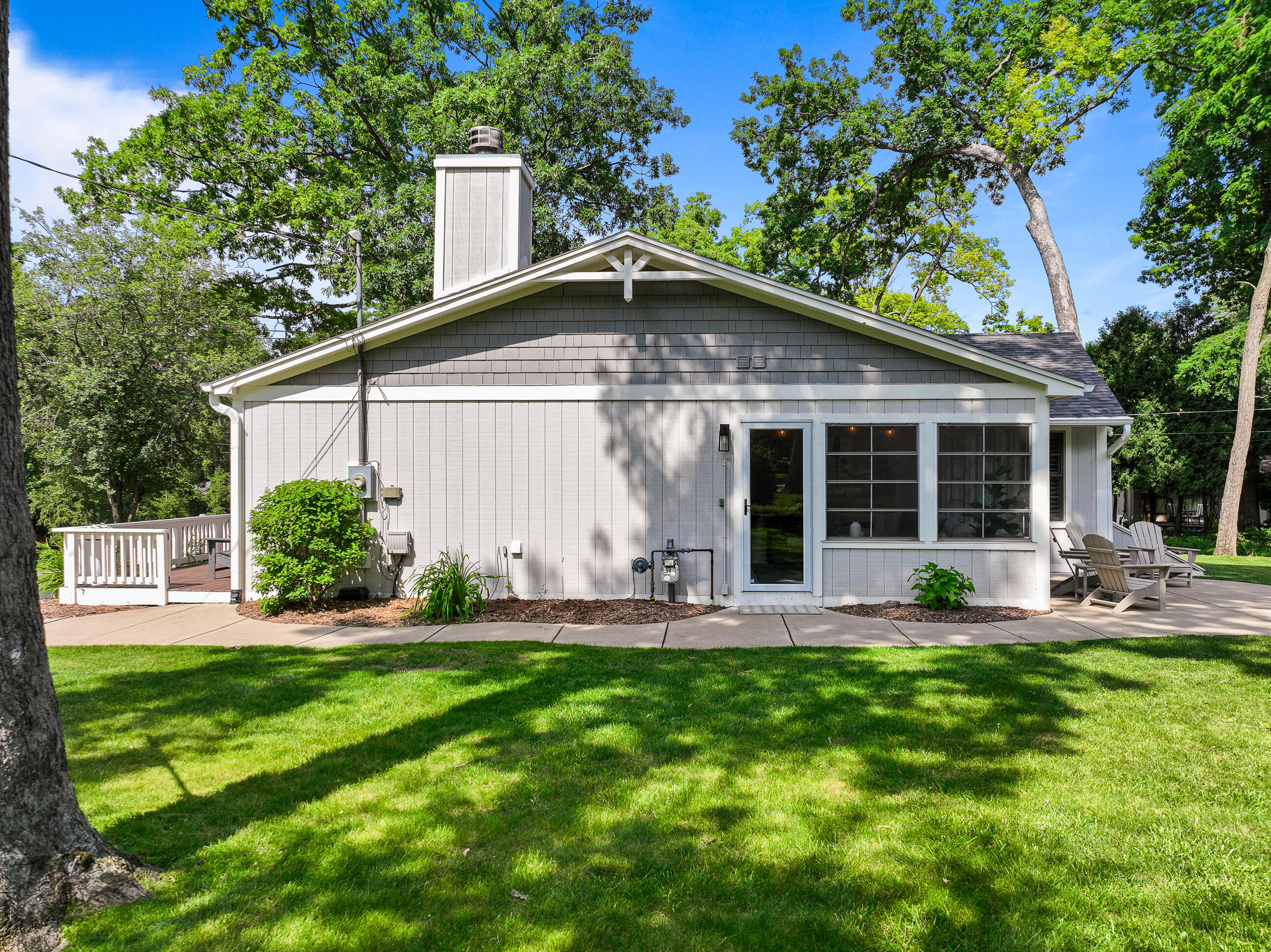 413 Hillcrest Dr