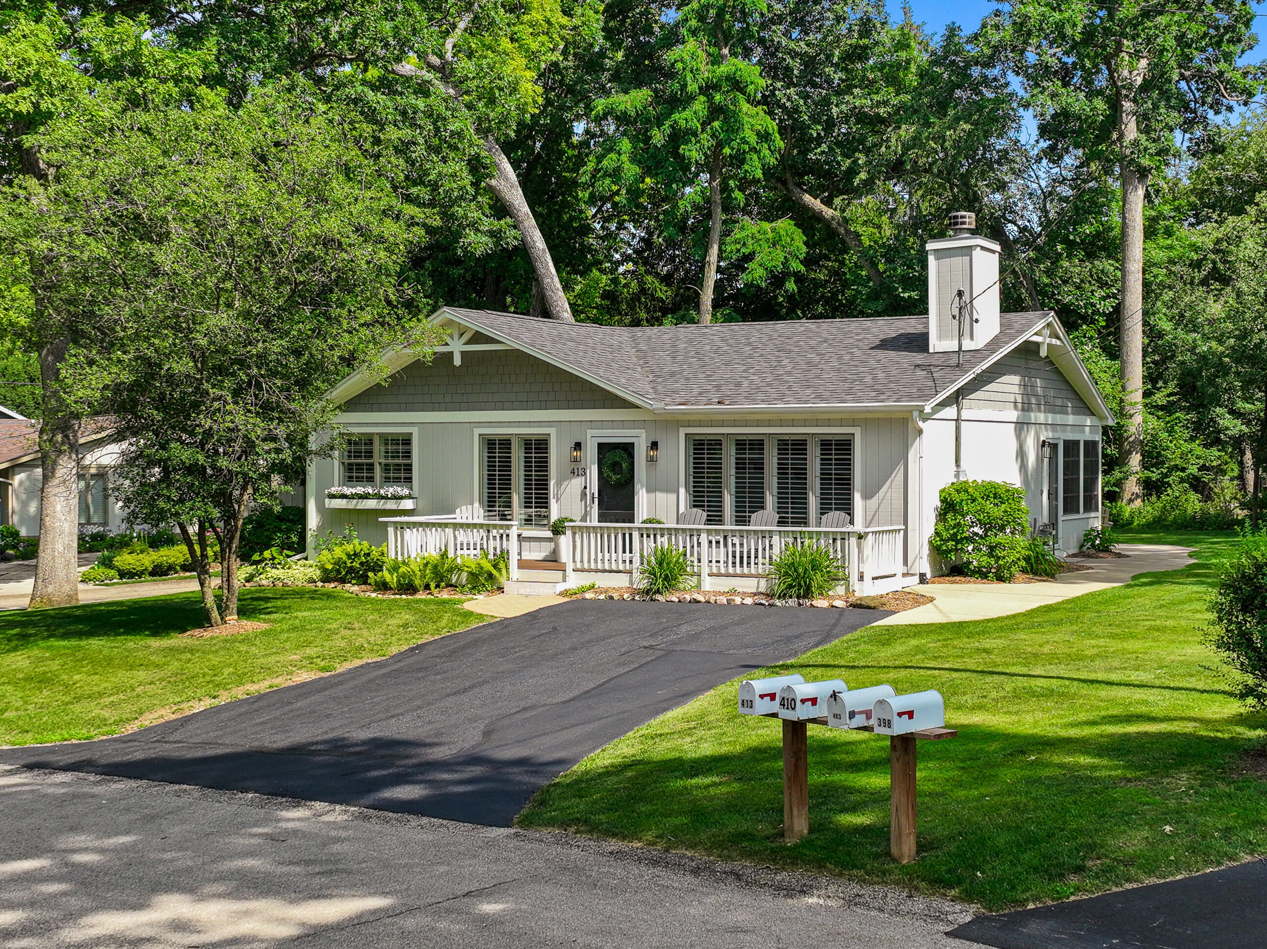 413 Hillcrest Dr
