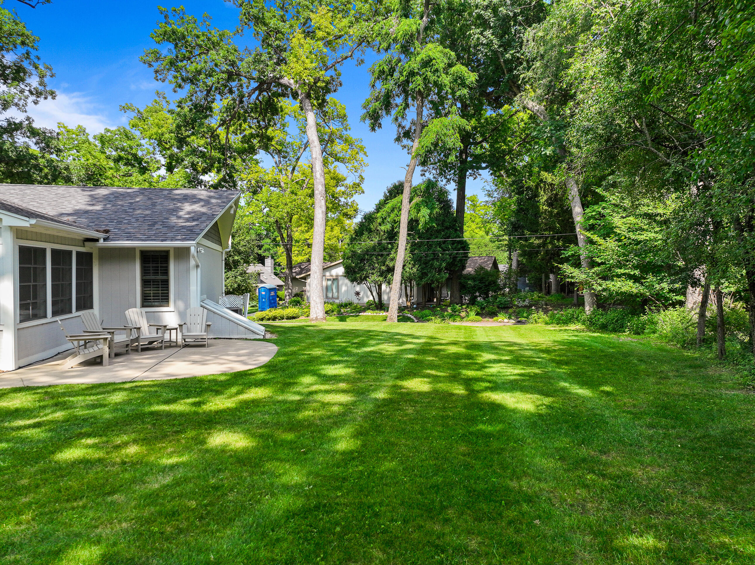 413 Hillcrest Dr