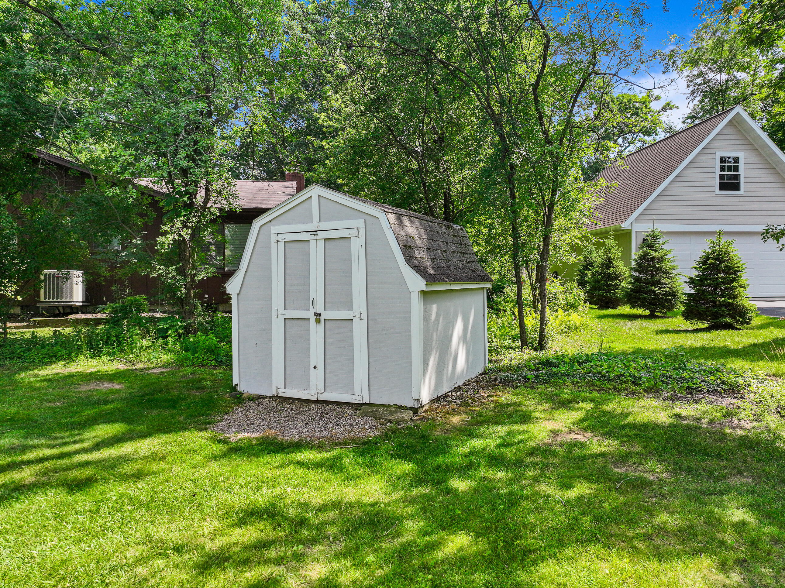 413 Hillcrest Dr