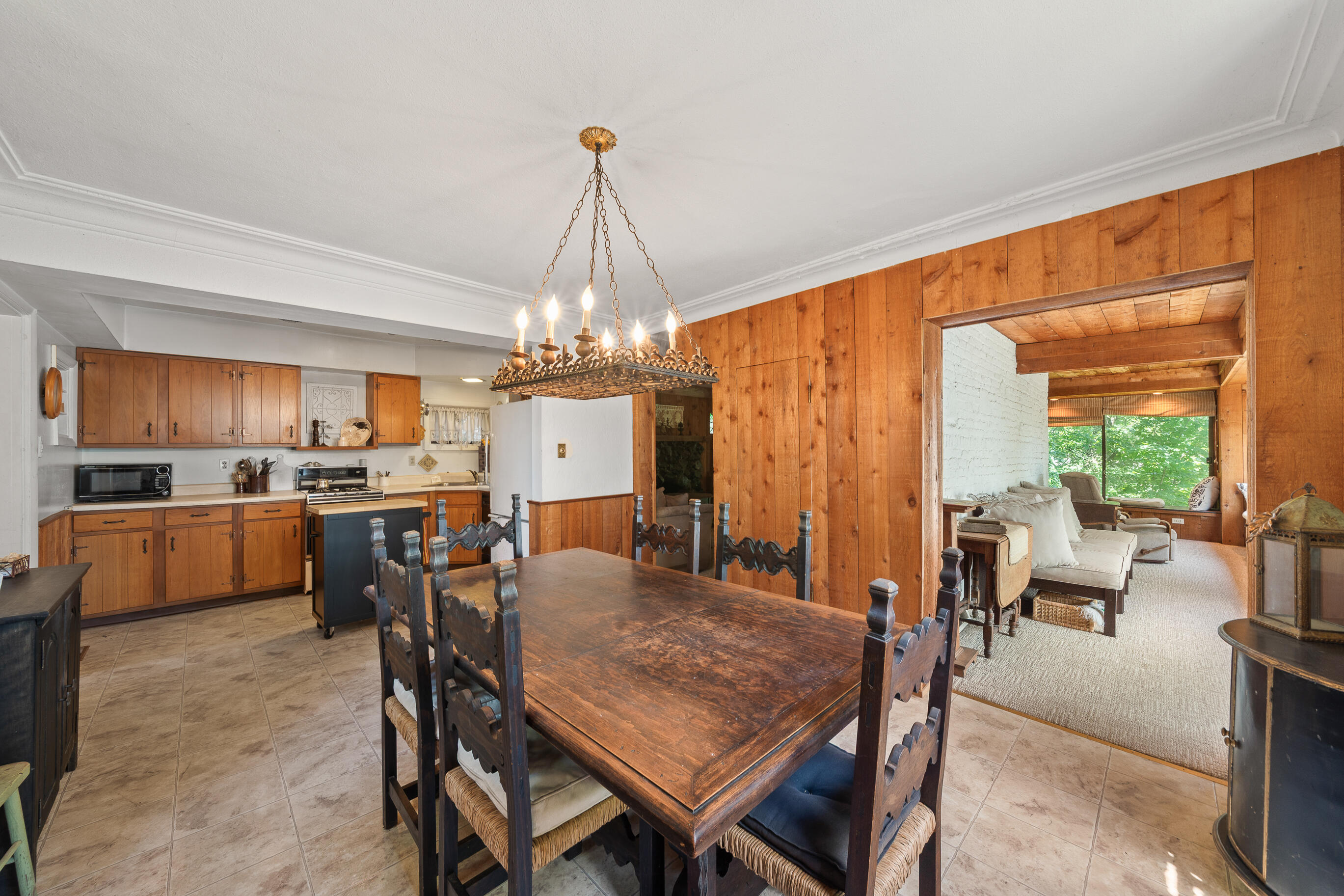 N2345 Greenview Dr