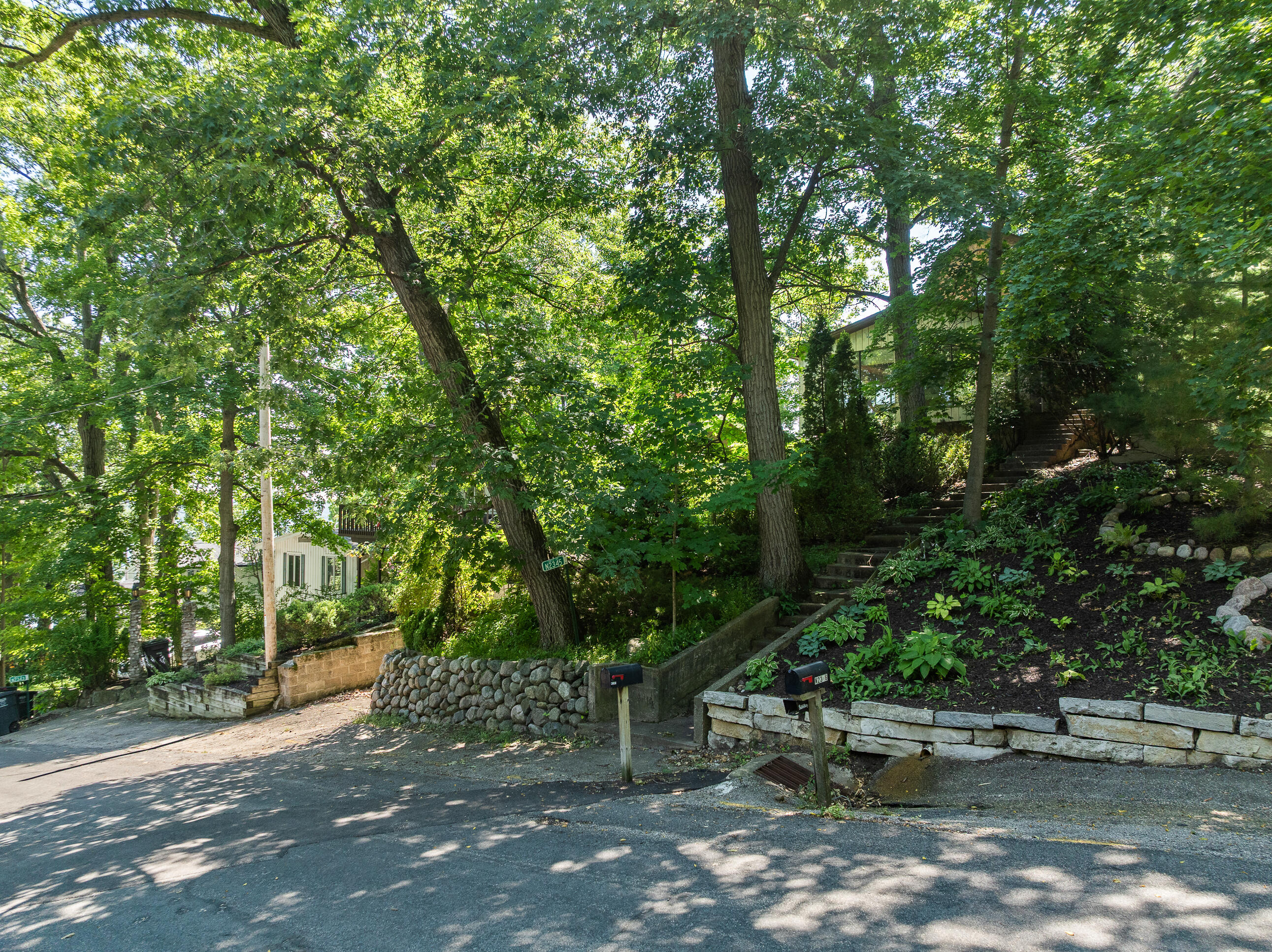 N2345 Greenview Dr