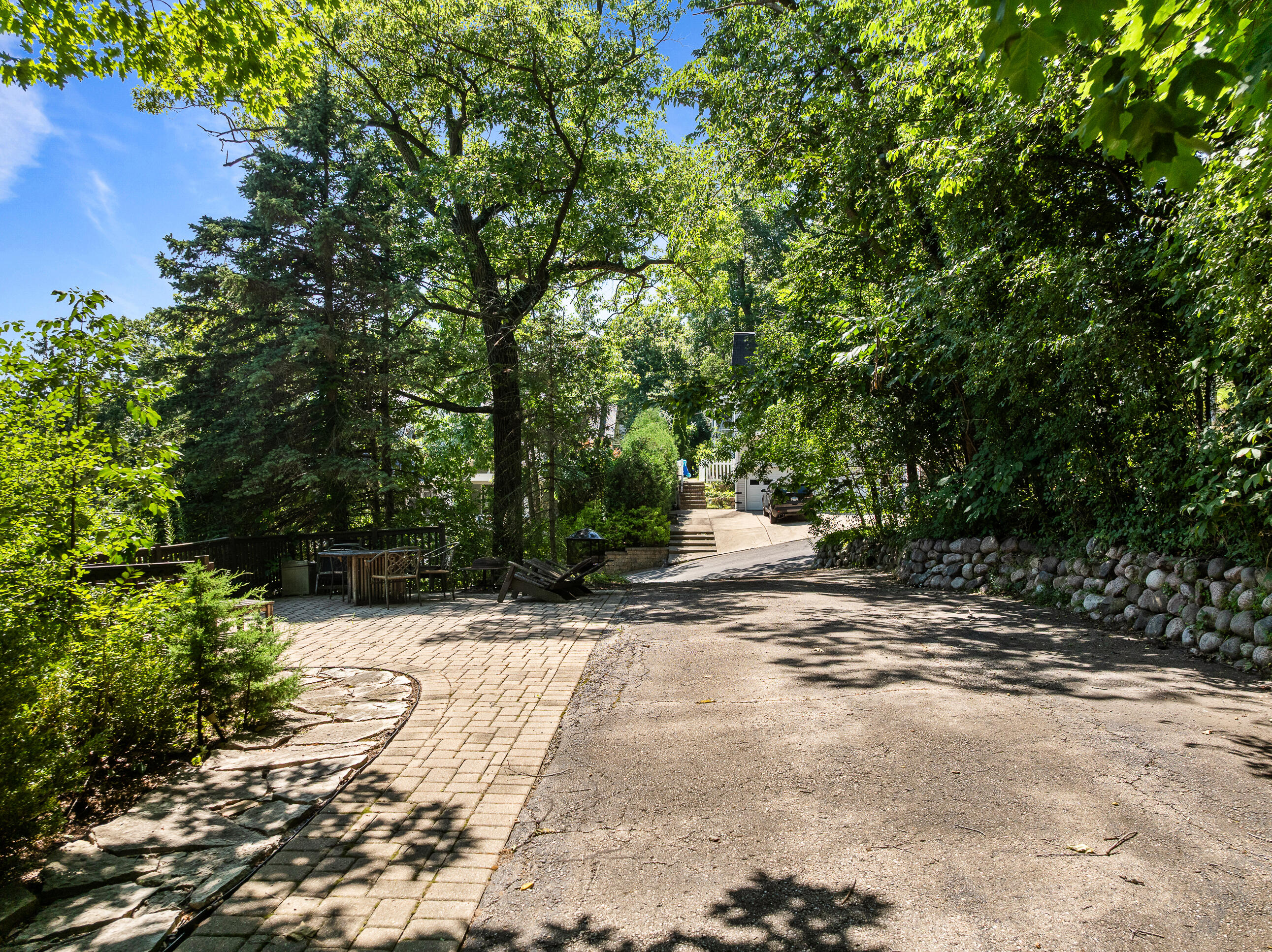 N2345 Greenview Dr