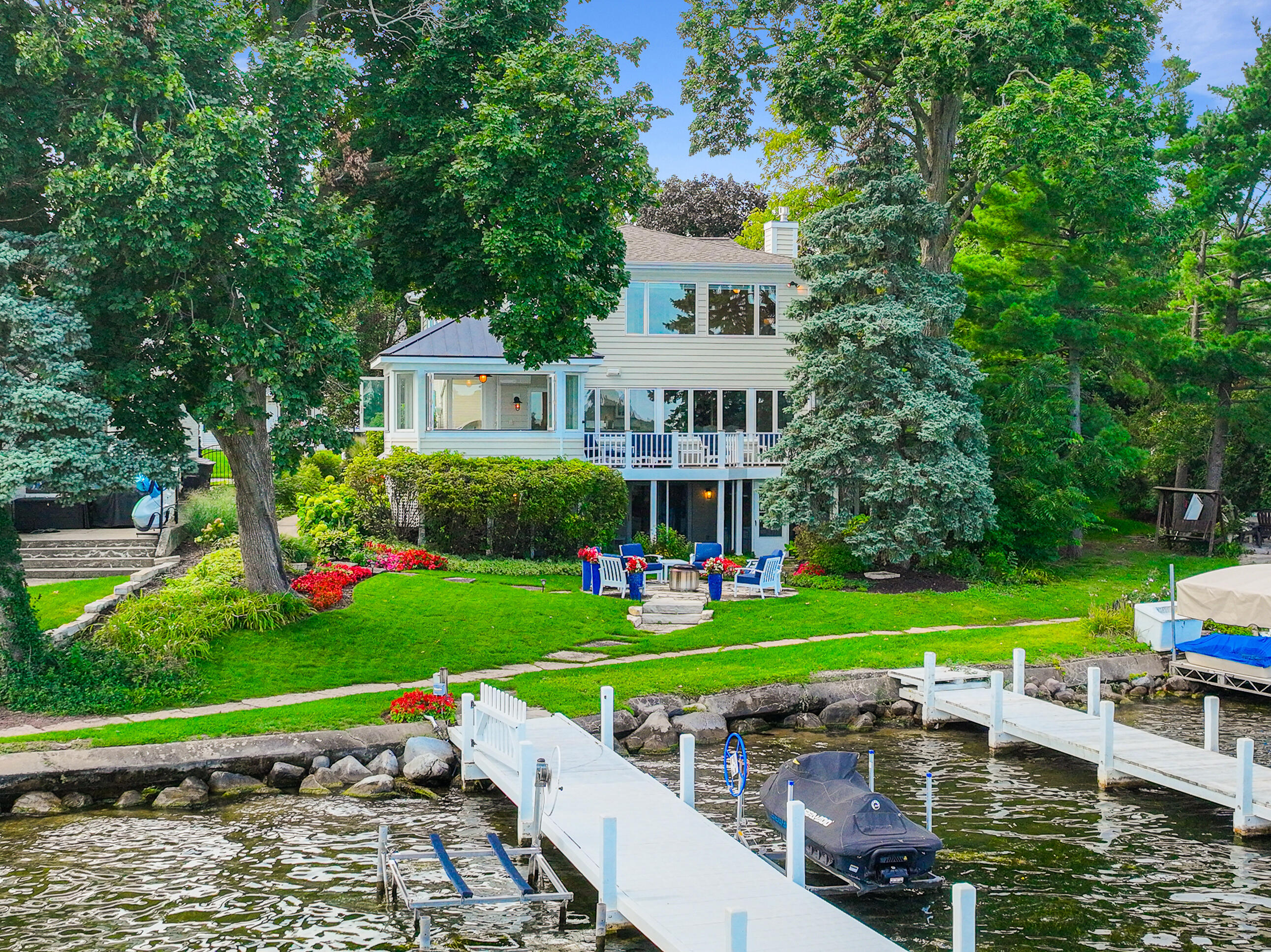 1530 Lake Shore Dr