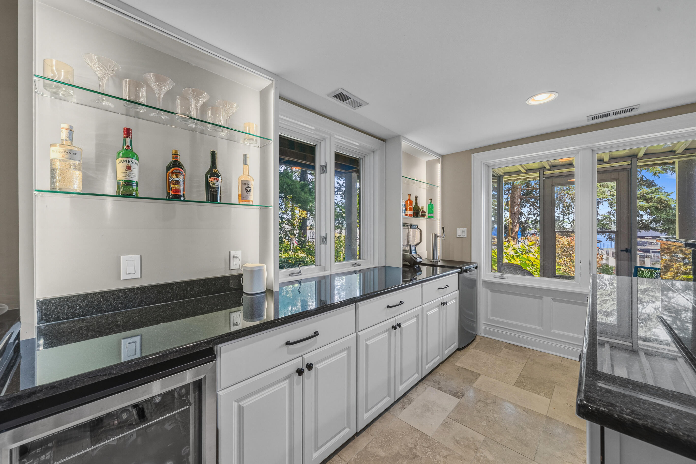 1530 Lake Shore Dr