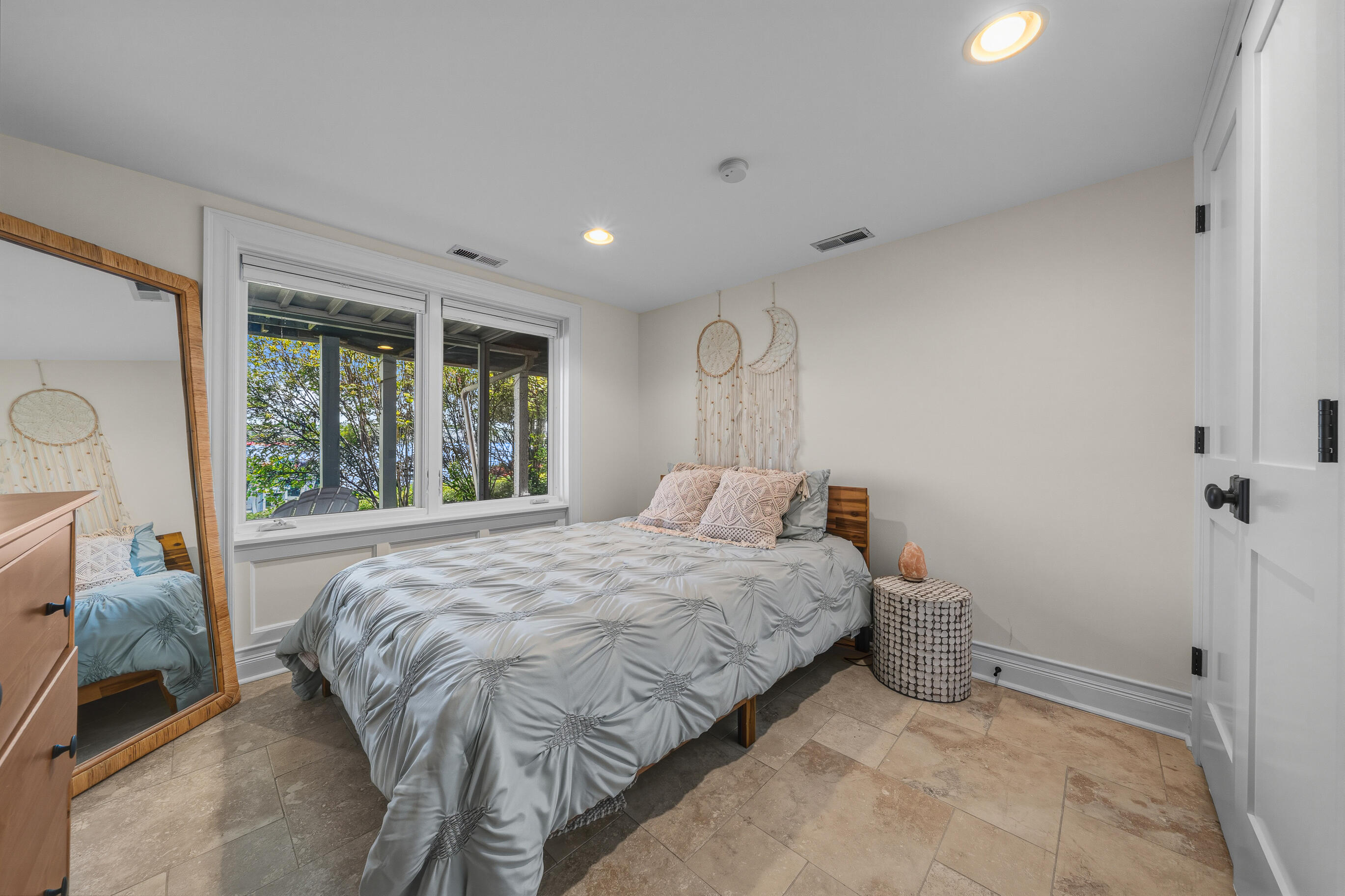 1530 Lake Shore Dr
